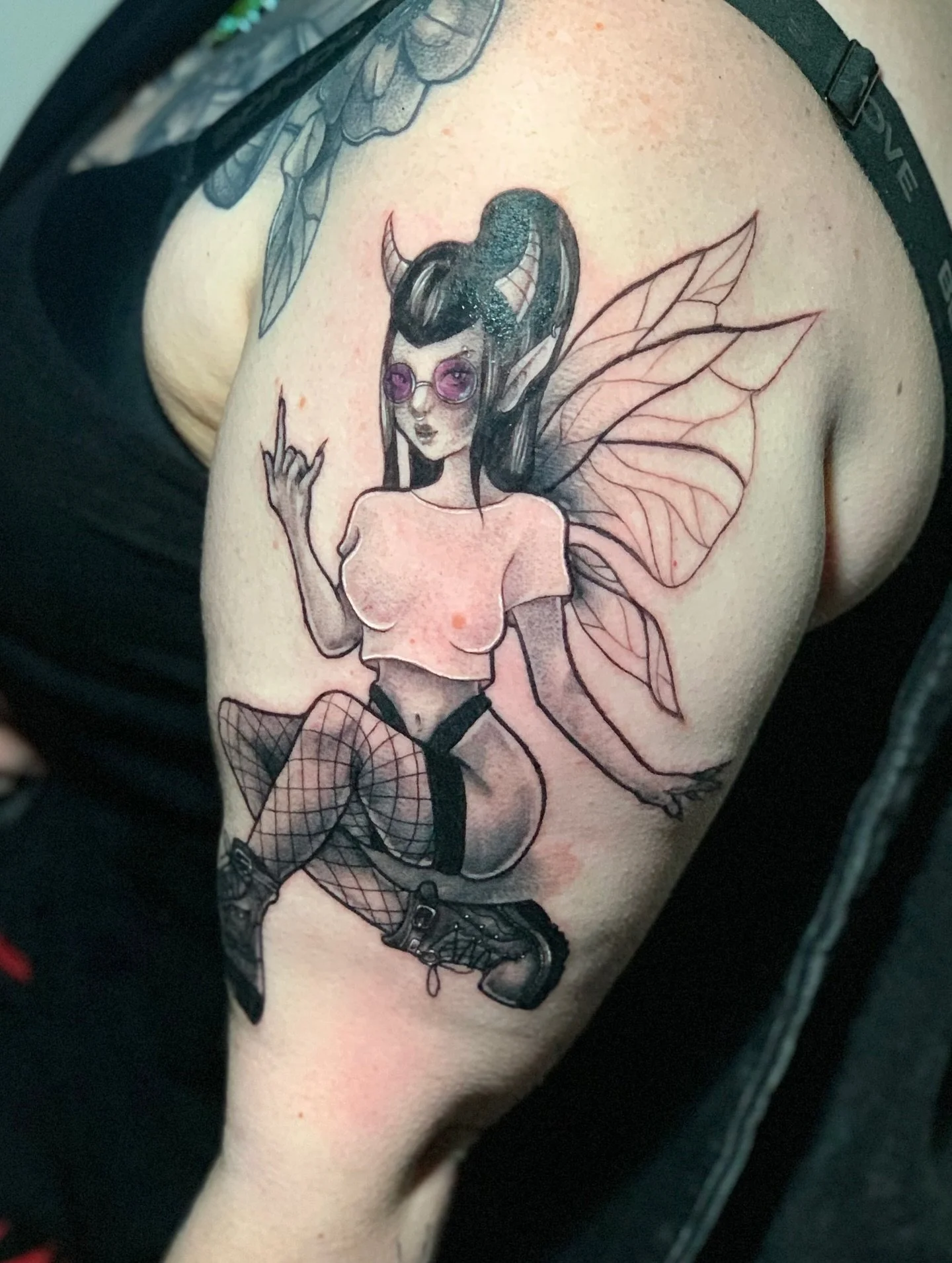 rip the prince of darkness 🥀 
Ozzy tribute piece for our one n only @s.s_georgie_tattoos from our lil trade this week 🖤
👾MADE AT @infiniteworldstattoo 
🧚🏻&zwj;♀️USING @metalfingers.com.au @aftercare_collective 
&bull;
&bull;
&bull;
&bull;
&bull;