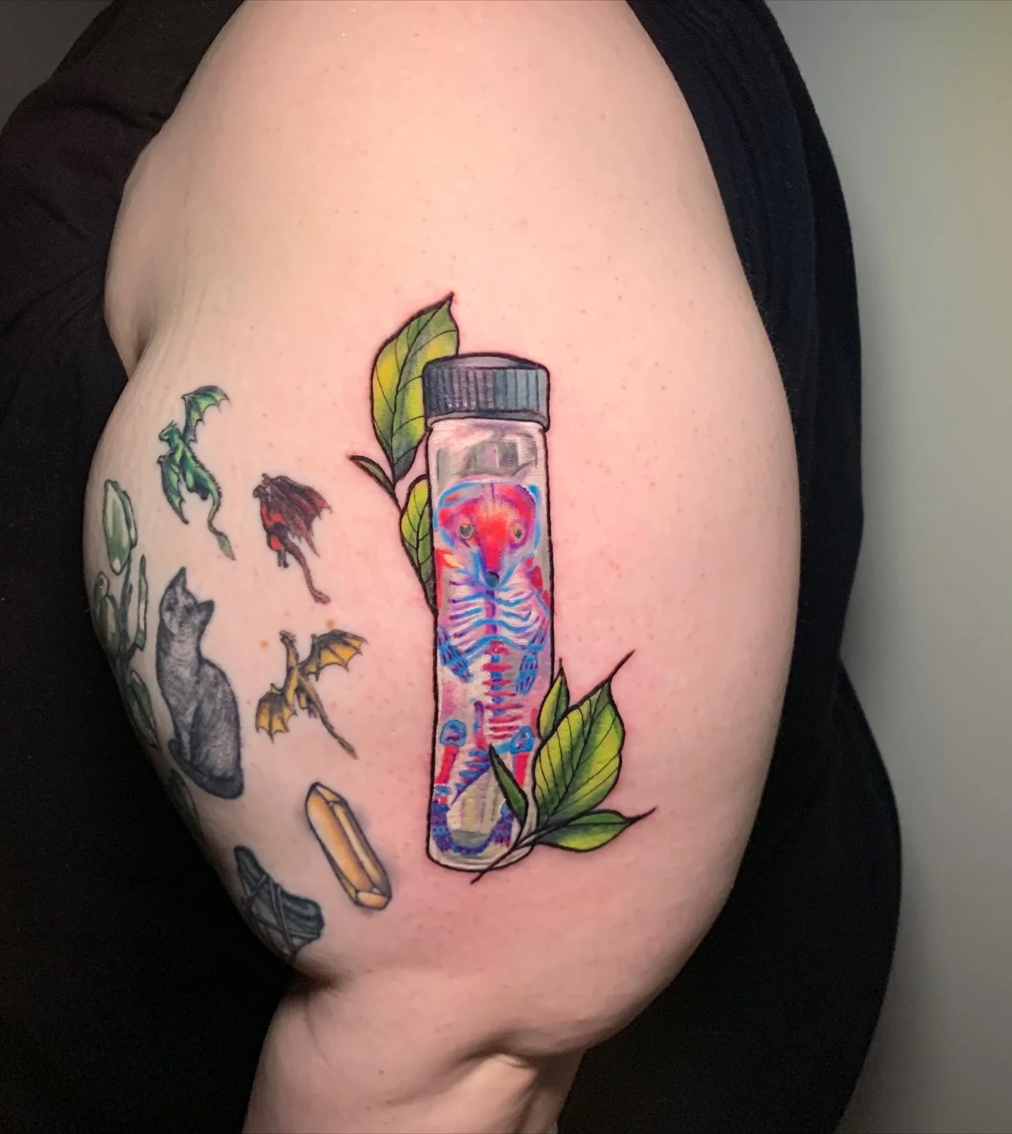 1/2 of my Halloween flash sheet from this year for the amazing @shaquarn_mills !! I had so much fun giving this lil diaphonized mousey a good home with a lovely person and would love to do more 🥹 thankyou for the chill vibes and joining in on the ha