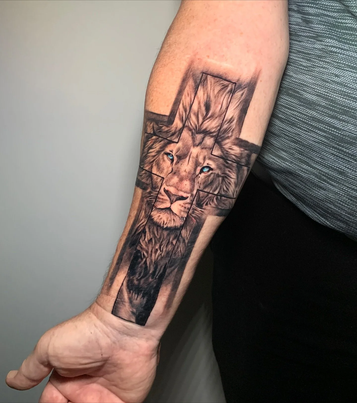 when you search up &ldquo;Jesus lion&rdquo; for references on Pinterest some wild shit comes up man. not the reference used for this, sure. but the things I had to scroll past were interesting 🤔 
thankyou so much Paul for giving me the pleasure of d