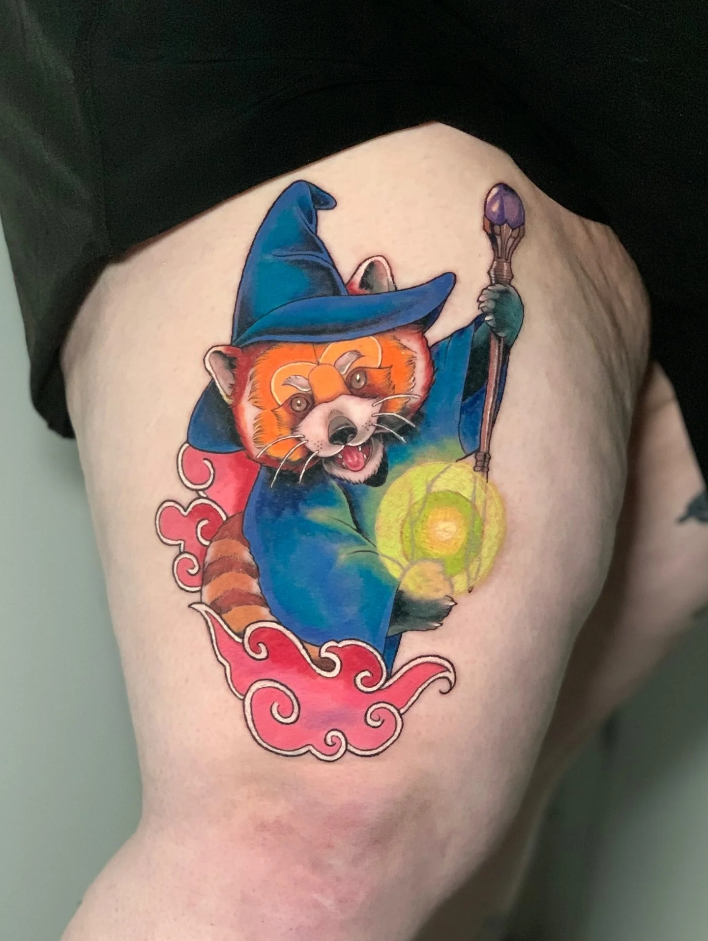 stupidly fun one today, a variation of my raccoon piece I have up for grabs but swapped out for a sweet little red panda (named George 🥹) so we could smash it out in a day whilst my beautiful client @torioneil444 was in town- sat like a fucking lege