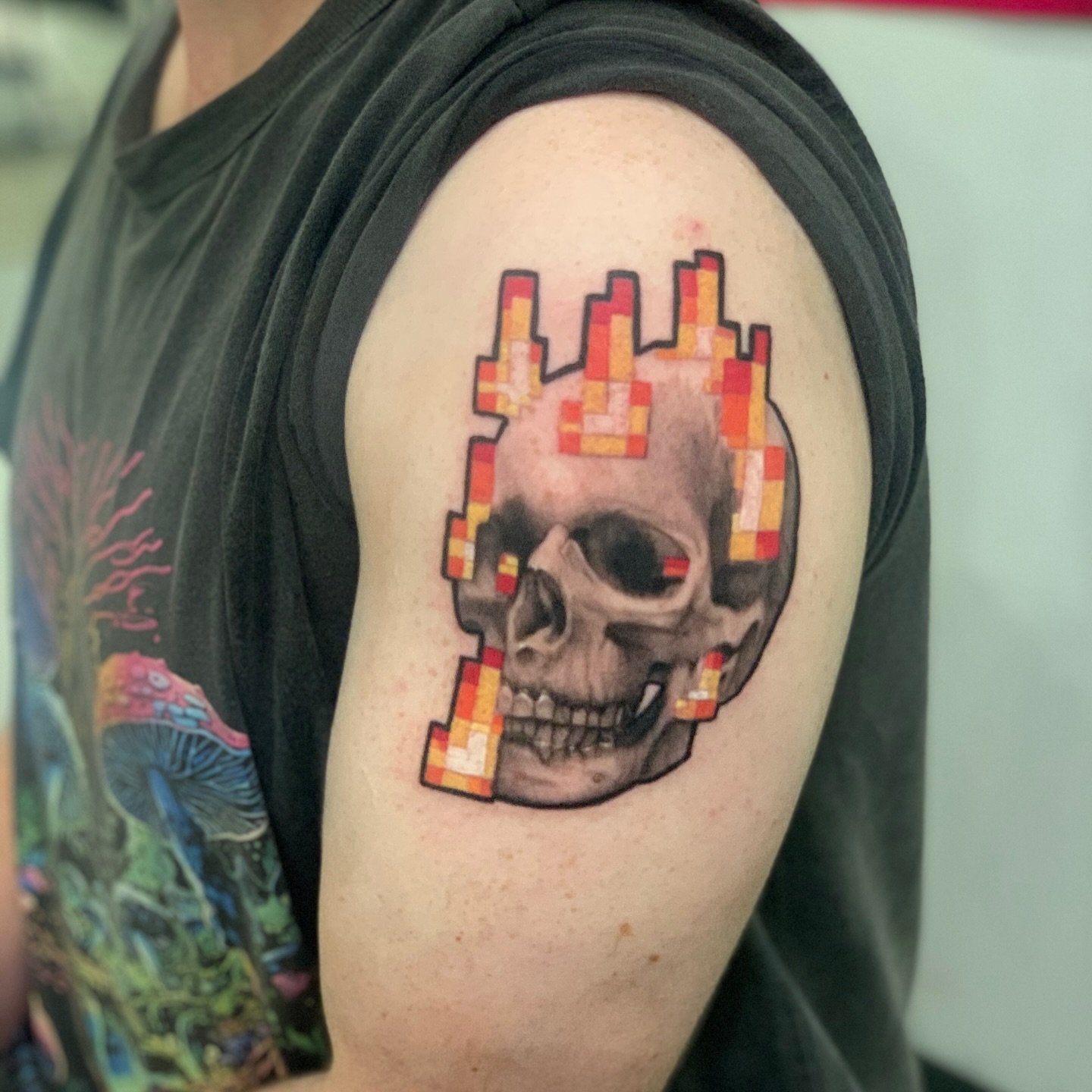 Day 2 @goldenhandtattooconvention and I finally got to do this flash piece!!!! thankyou so much for filling my spot today man, was an absolute pleasure 😄 

👾MADE AT @goldenhandtattooconvention / @infiniteworldstattoo booth 
💀USING @stencil.jam @dy