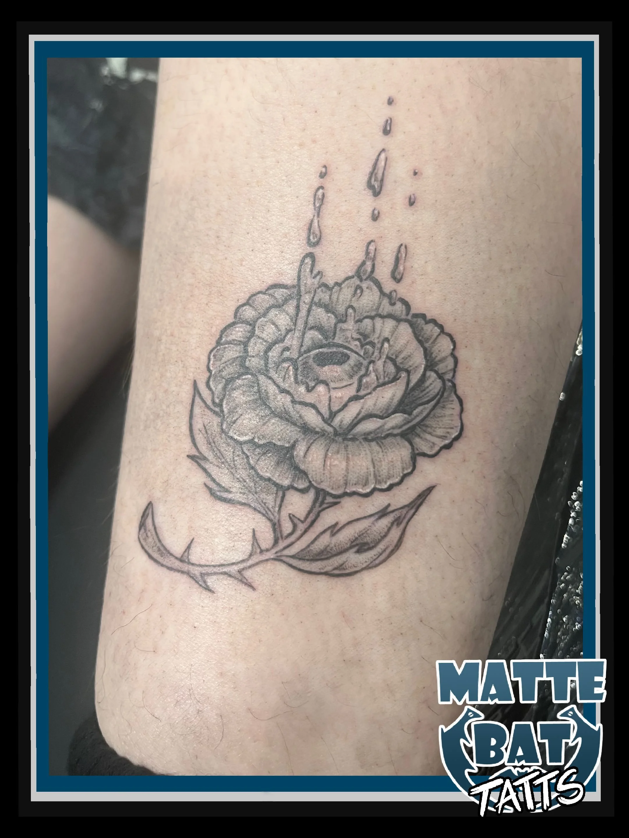 Another flash piece from GoldenHand Tattoo Expo! This is from a flash page I&rsquo;d completely neglected to post anywhere, so I was really happy it got scooped up at an event! Nice to do something a little more surreal 👁️ 

✨BOOKS OPEN! DM, email o