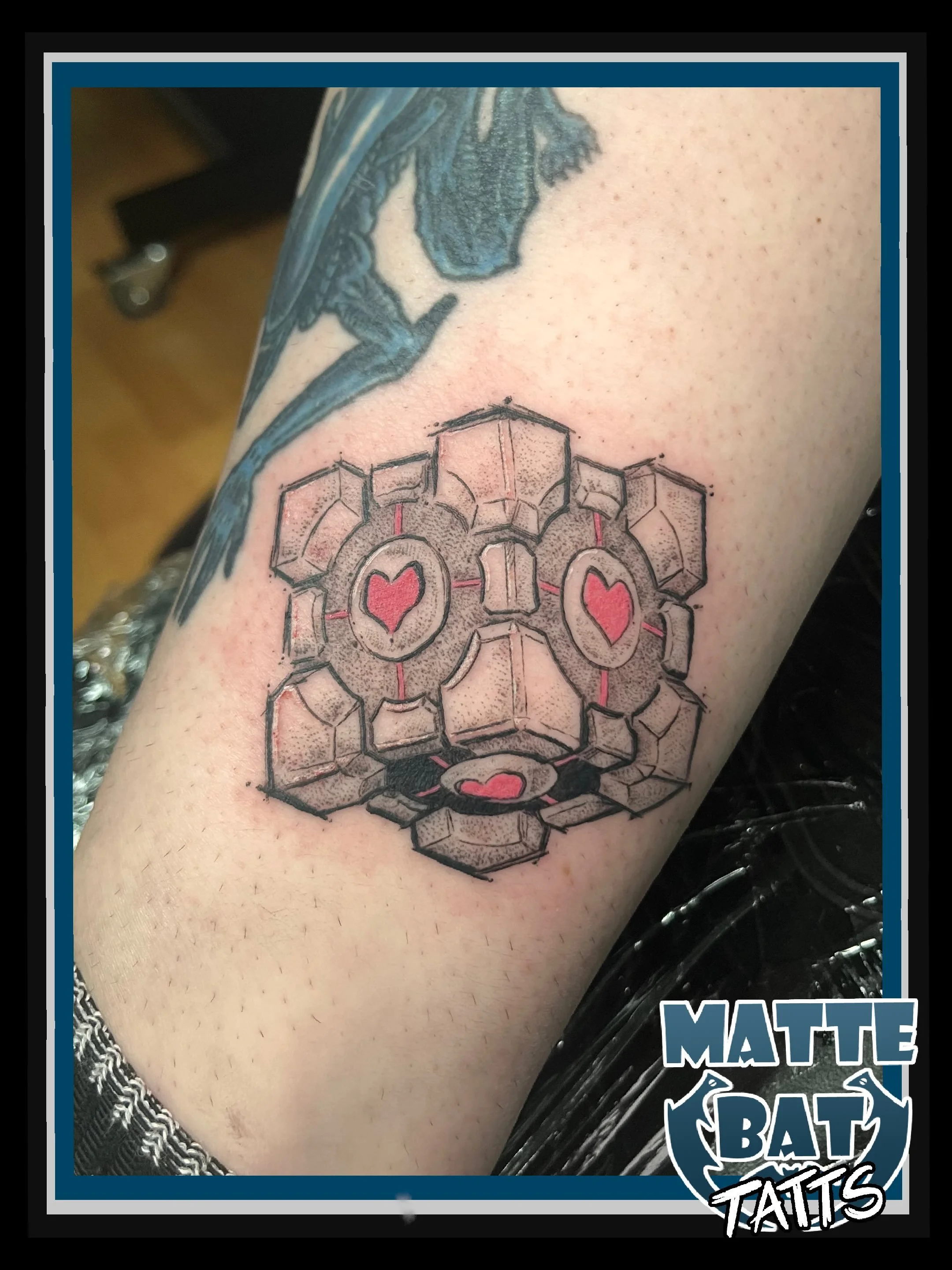 A sketchy companion cube for @dearmxn! In exchange for a very sweet new hair cut ✨ Thank you so much! 

While this sketch style is how I draw much of my flash, I&rsquo;m always happy to incorporate it into whatever you might want! 

✨BOOKS OPEN! DM, 