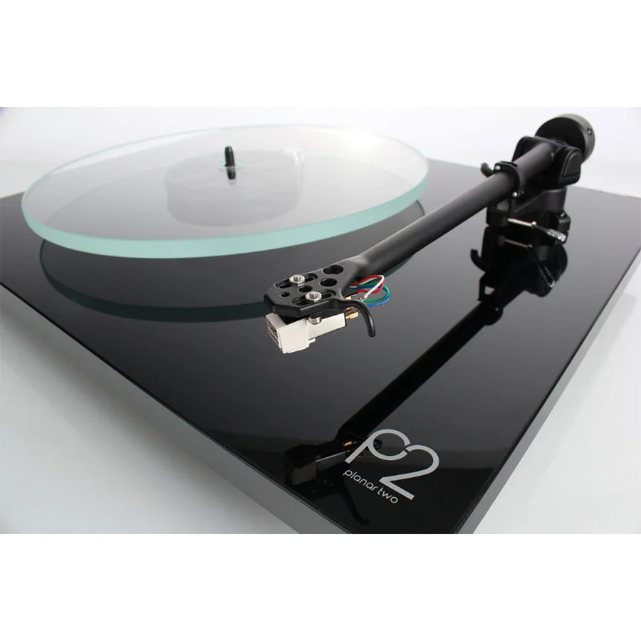 rega_planar2_blk_3.jpg