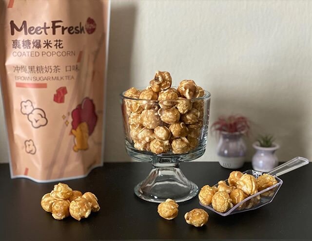 What a bunch of pop stars! I&rsquo;m officially addicted and already on my fourth bag now
.
There are 3 flavours to choose from: brown sugar milk tea (my fav), salted egg yolk and thirteen spices
.
Featured: brown sugar milk tea popcorn
.
.
.
.
#meet