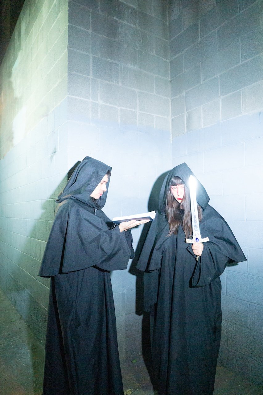 Valgur w/ Los Beckleys &amp; Ojos Rojos