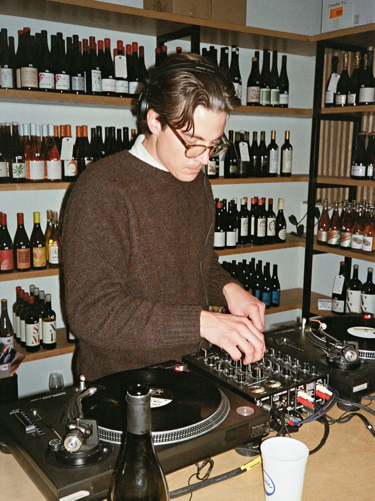 THIS SATURDAY- FILM SESSION at Chasquis Records. We&rsquo;ll have @cvfields doing a set of jazz-funk, global groove, disco, and house. Full set will be uploaded on our new Youtube Channel. Bring your best friend and a bottle of wine to hang out with 