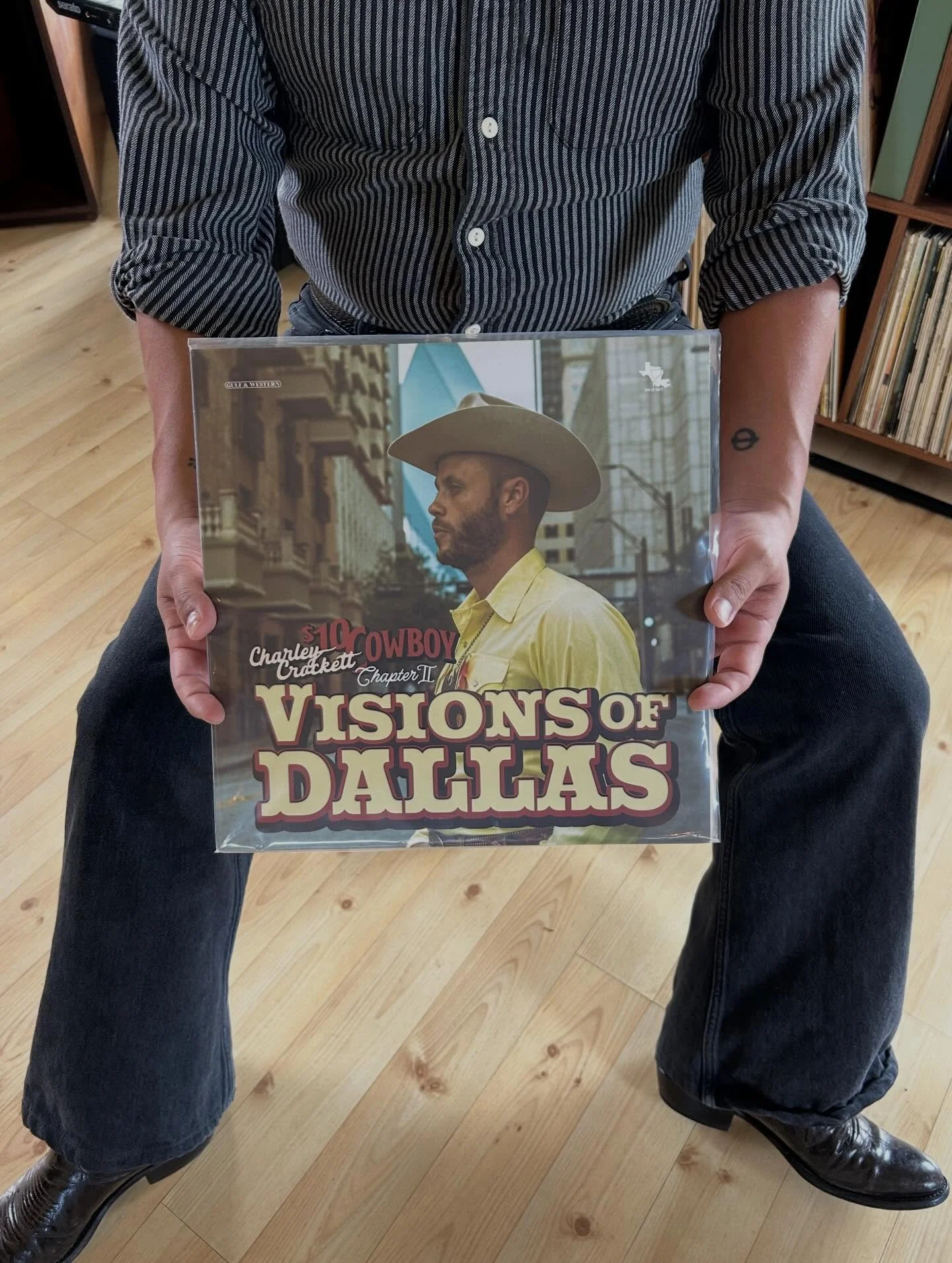 Charley Crockett
$10 Cowboy Chapter ll: Visions of Dallas LP (2024)

A second part to his original album released in April of 2024 &ldquo;$10 Cowboy&rdquo;. This album features six original tracks.

Available for purchase in-store 🏠

#charleycrocket