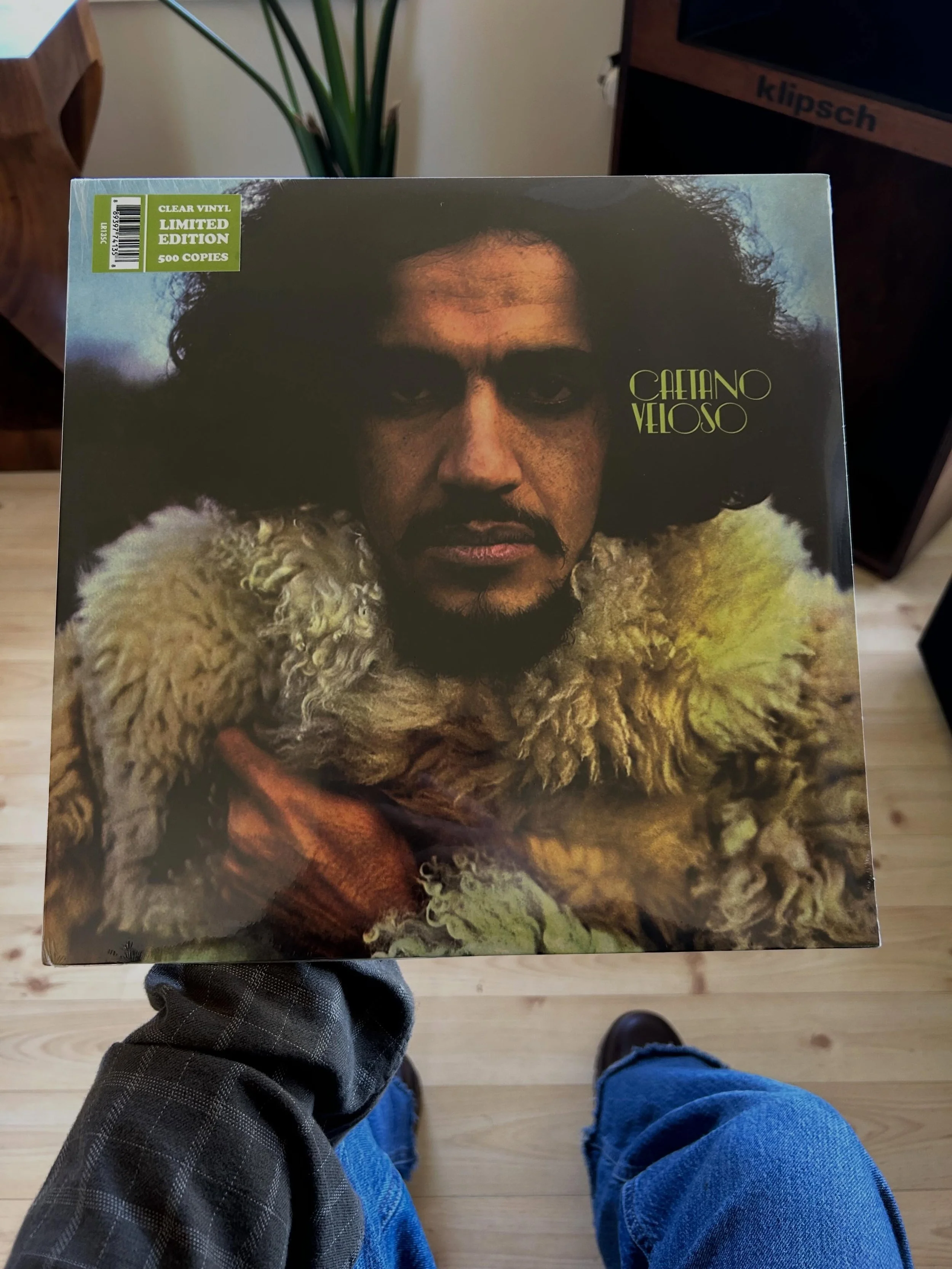 Caetano Veloso - A little more blue (1971) 
 
This album signified the beginning of the Tropicalia Movement. Limited edition copy 🌴 

Available on our website 🔆

#mpb #caetanoveloso #records