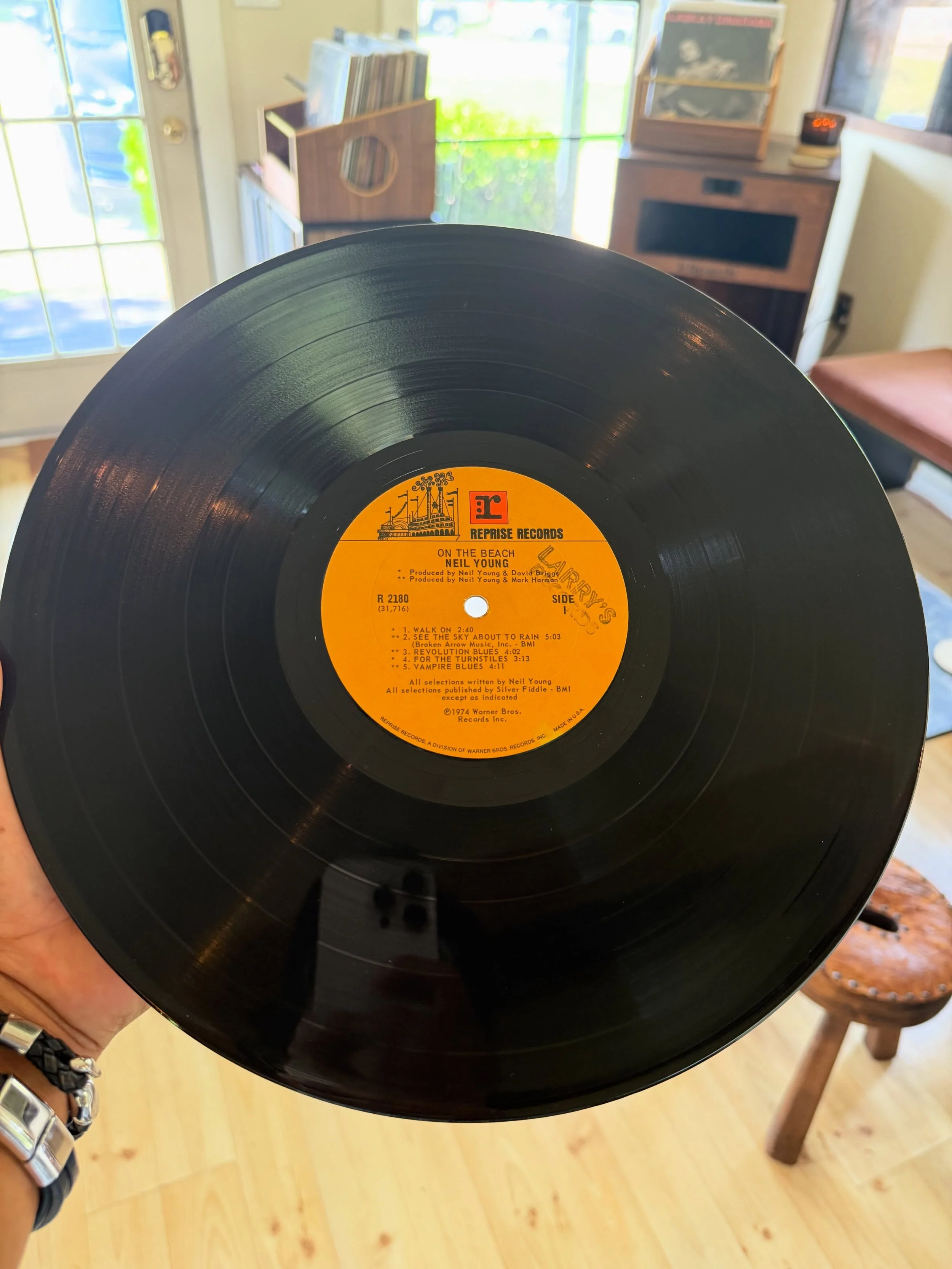 NEIL YOUNG - On The Beach [1974]

💥💥💥💥💥

&ldquo;On The Beach is a folk rock album exploring themes of anger, alienation, and cautious optimism&hellip;.He chose rough, monitor mixes of songs rather than a more polished sound, alienating his sound