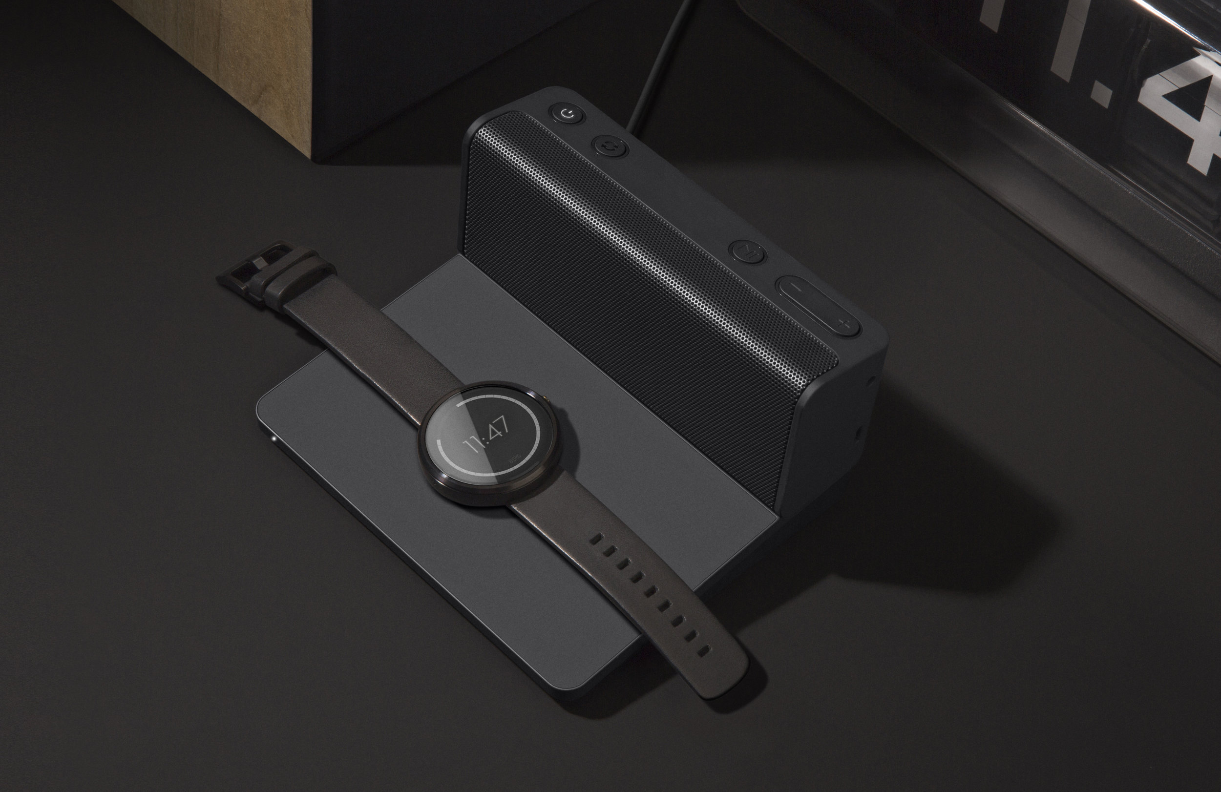 01 - Ohm Speaker and Charging Base - 2013 Quirky