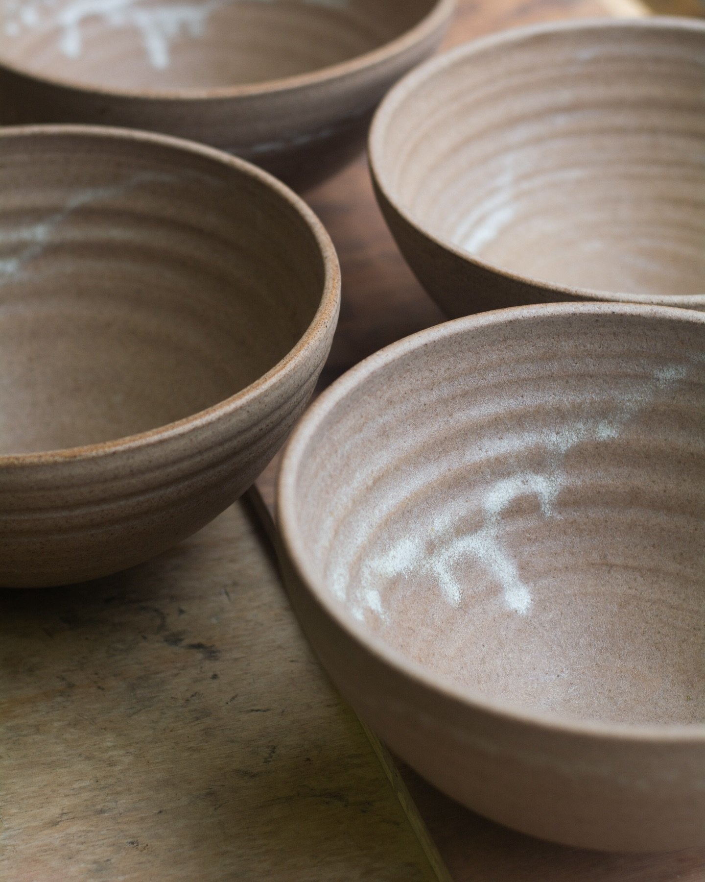 Some of these serving bowls gonna show face in my online pot shop, going live tonight at 7pm. 28/11

#contemporaryceramics #ceramics #crafts #irishcraft #irishart