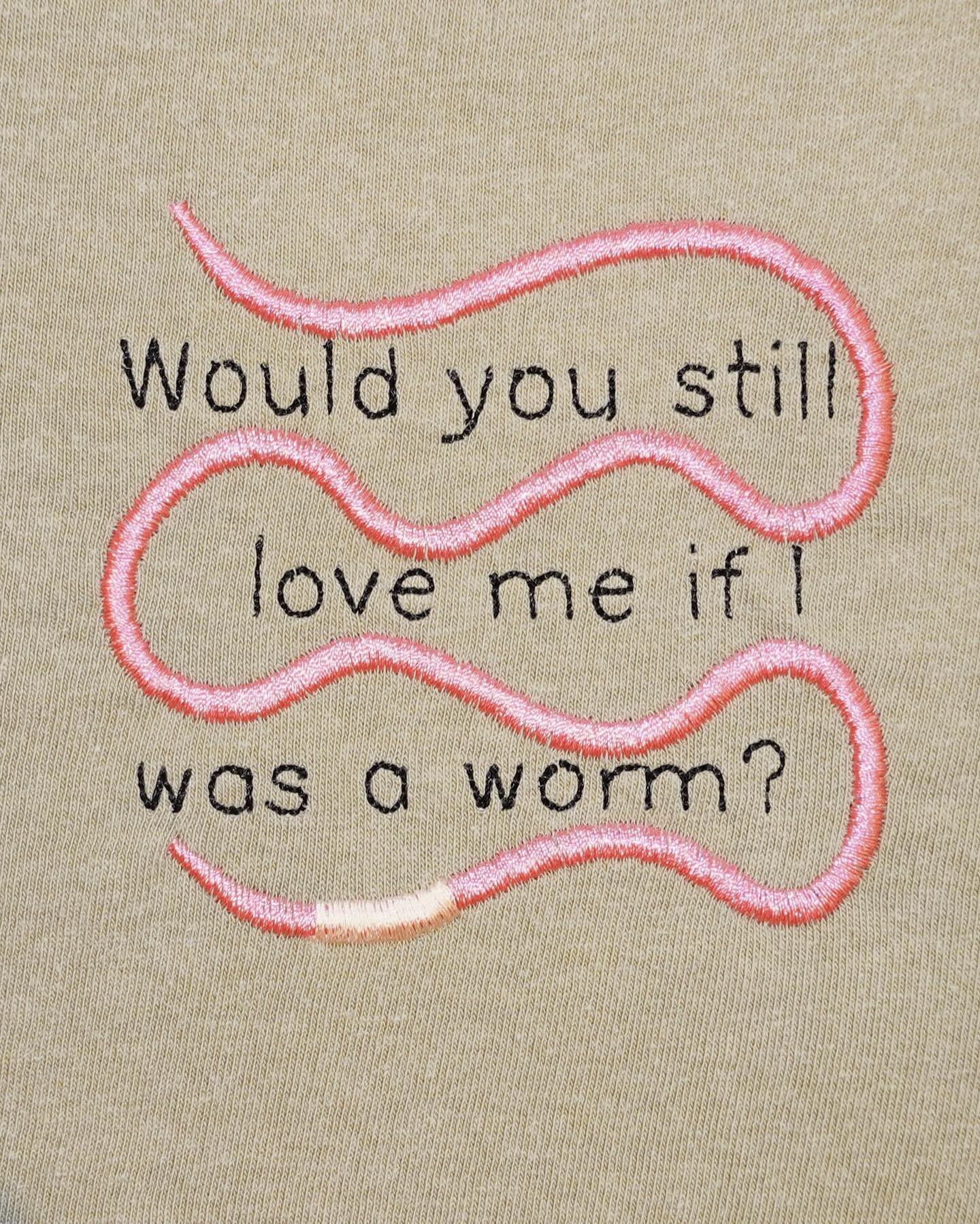 Happy Halloween from me as my favorite question on the internet!! 

I love girlfriend worm discourse and have been looking for an excuse to put this on a shirt so thank you @isherifwilson for saying yes to the question when I asked &uml;̮
 
One off, 