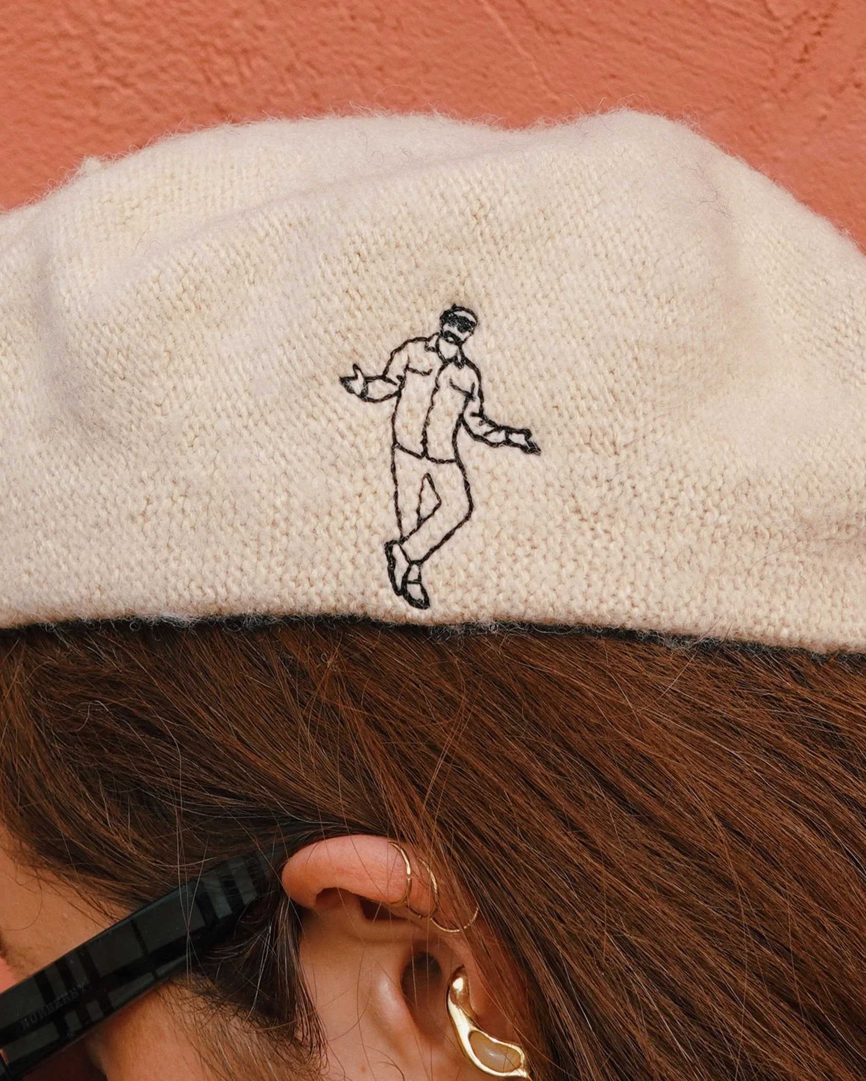 BERET GIRL SUMMER IS HEREEEE ☀️💅🏻

Happy Friday everyone!!! Some scary stuff in the headlines so we are instead ✨protecting our peace✨ and enjoying memes of John Travolta wearing MULTIPLE berets at the Cannes Film Festival for his directorial debut