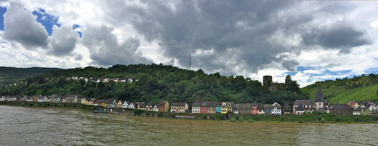 Cruising the Rhine River between Rudeshéim & Koblenz Germany