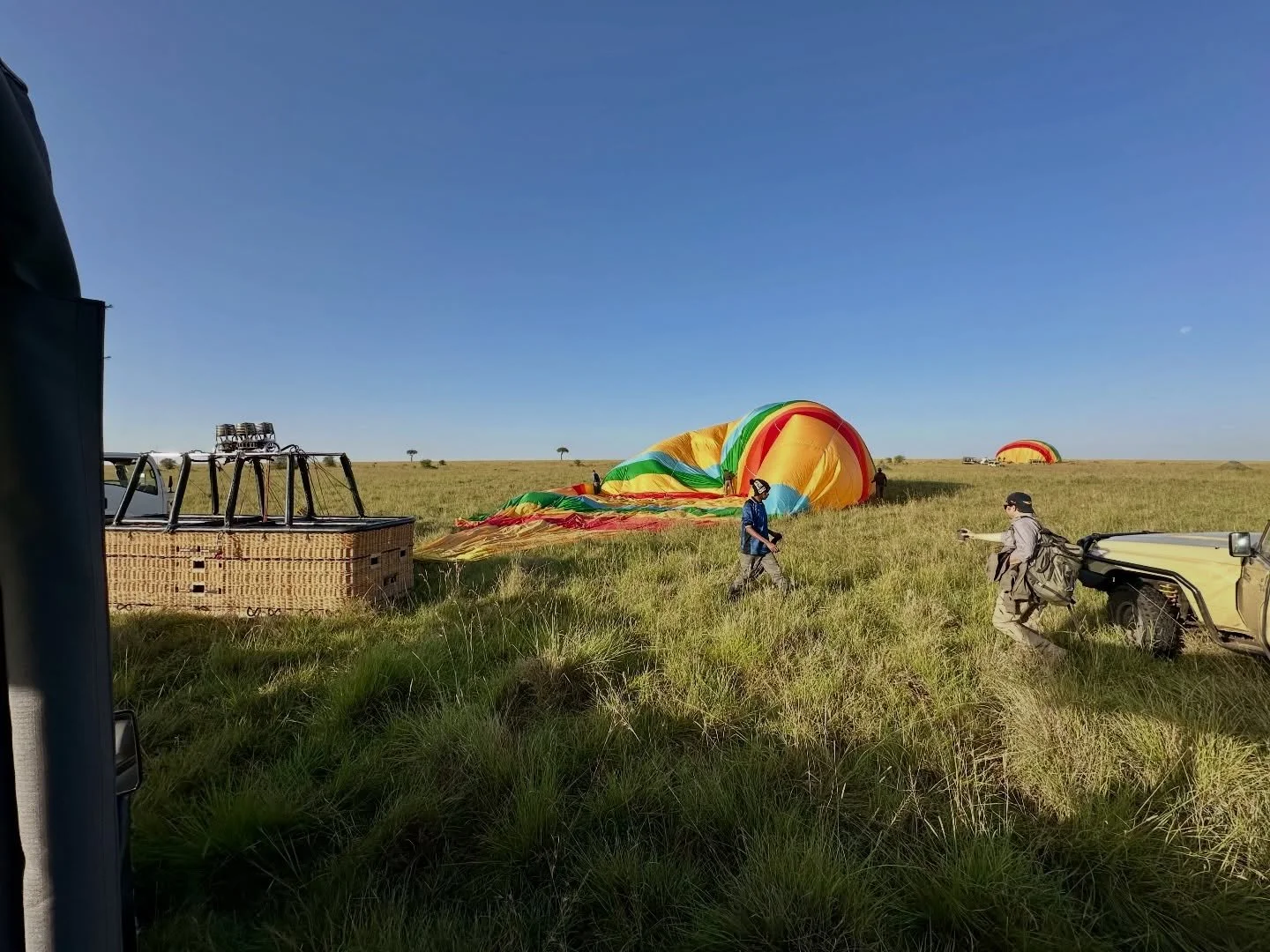 Up before dawn, watching the sunrise as our hot air balloon took flight &mdash; finished with a celebration of coffee, mimosas, and a beautifully catered breakfast.  What a great day! 🥂🍾🍽️☕️🫖🍳🧇🥓🥐 🧭 Travel-Lyn LLC 
#lovetravellyn
Traveling is