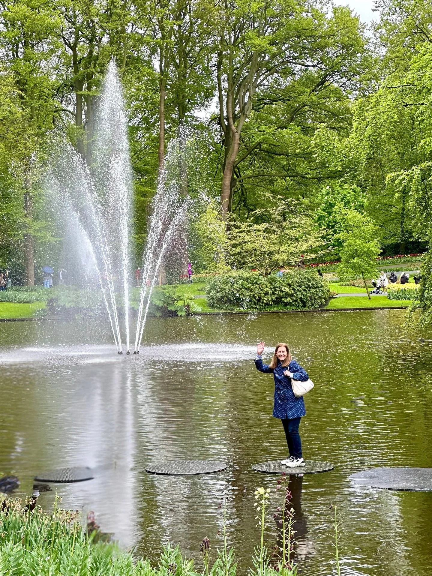 Spring begins&hellip;somehow, it feels even more magical where the spring flowers are already in bloom.🌷
A few years ago stepping into the season at Keukenhof&nbsp;&mdash;where every path, every petal, and even the moments by the water remind you wh