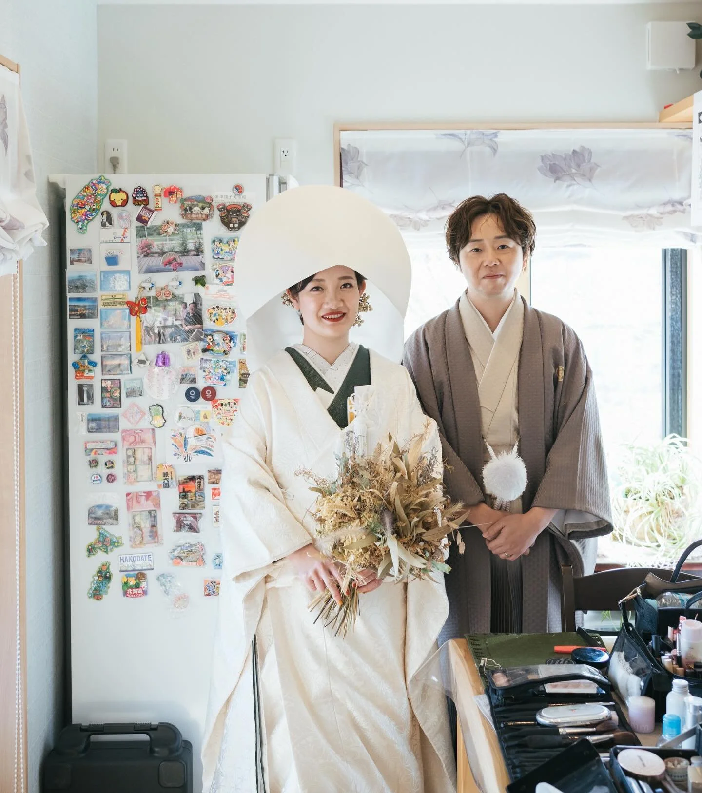 「生活と写真」

実家の冷蔵庫の前にて

#イトウタカムネ写真事務所 
#夫婦写真
#結婚写真
#生活写真