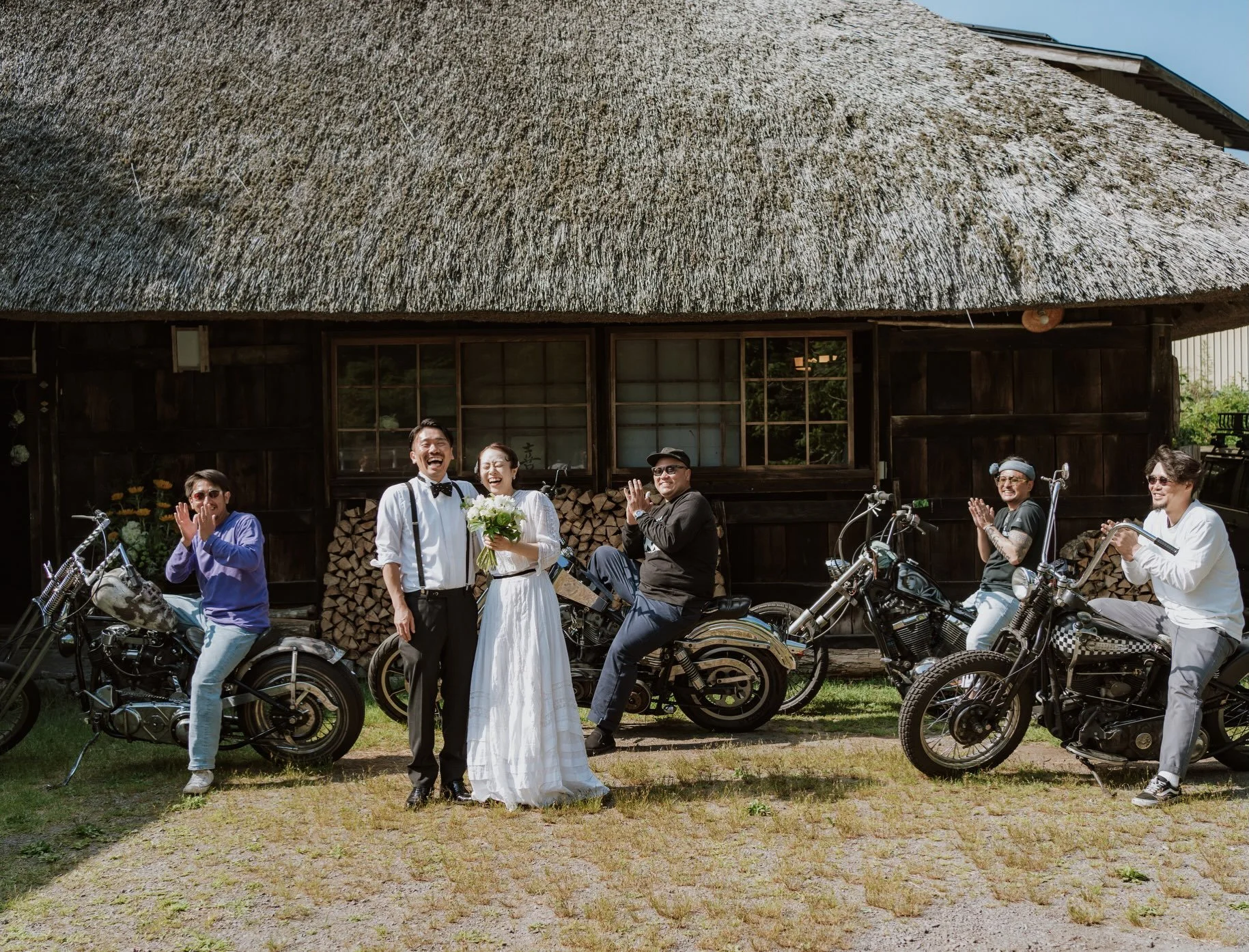結婚の日

通りすがりの、バイクに乗った天使のみなさんから、祝福を受ける