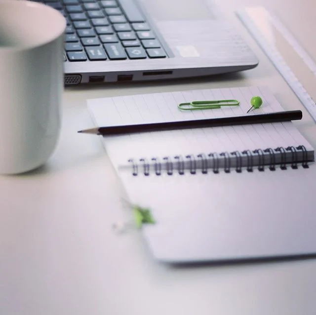 When working on a project there are many pieces that go into a full plan. A PM looks at the stakeholders, defining the deliverables, analyzing risk, and more.

To get started on your own, the basic pieces to a project schedule include:

1.  The task.