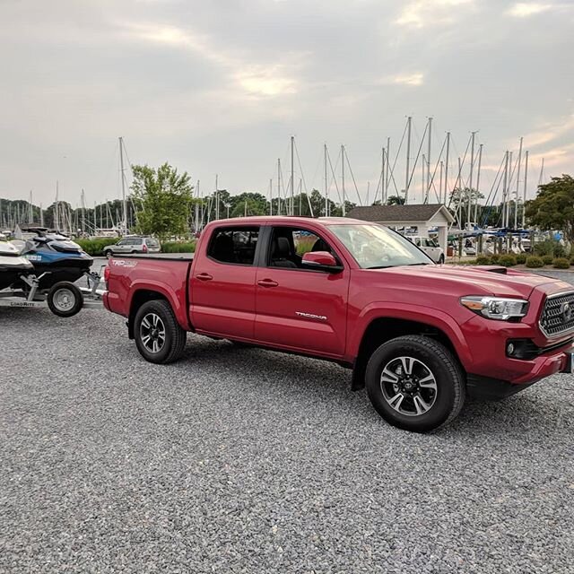 On this day in 2018 I bought this truck. It was so pretty a rainbow shot it out of it while I was signing the documents. 18 months later I sold it because the payments weren't getting me any closer to my financial goals.
.
I finally have a new laptop