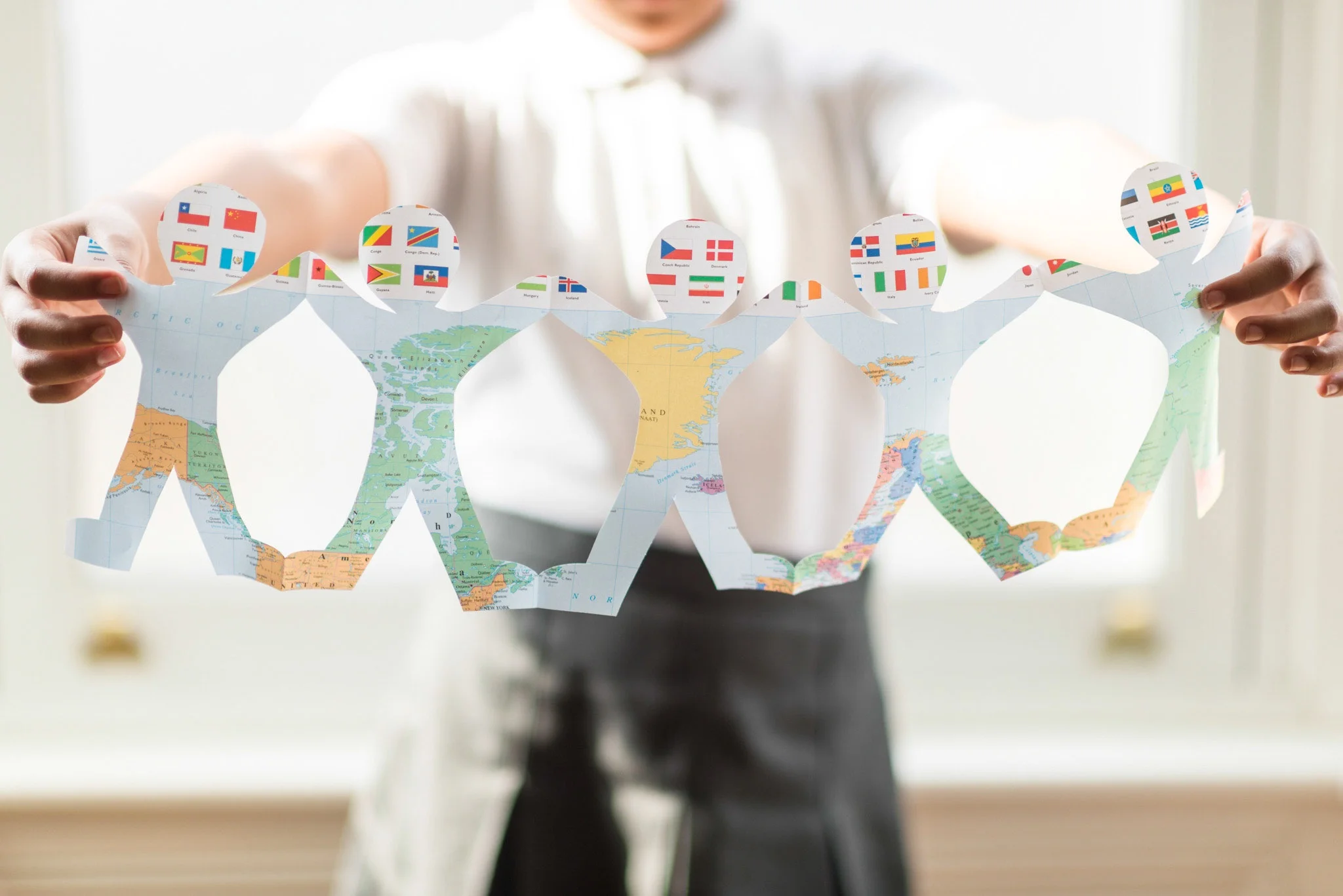 KSLS July 2015 world people chain.jpg