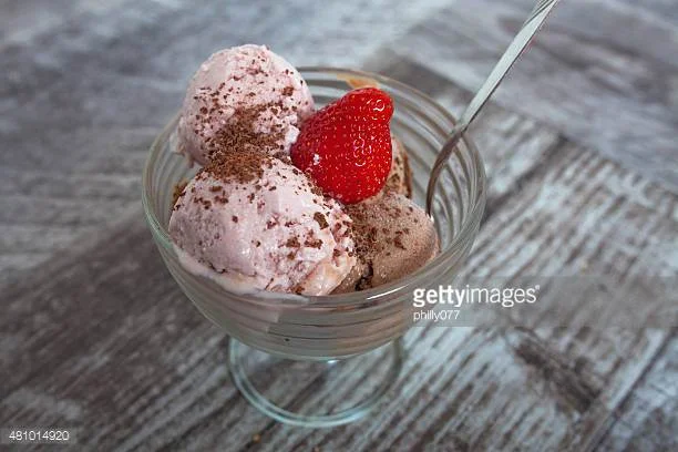 Raw Strawberry Ice Cream