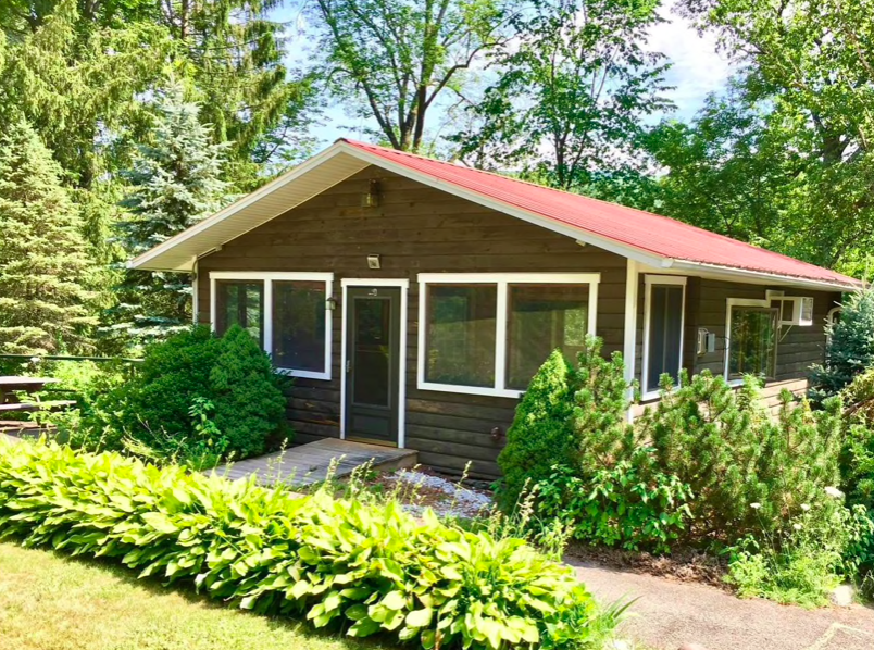 Cabins at Pine Hill (4A) | Sleeps 5