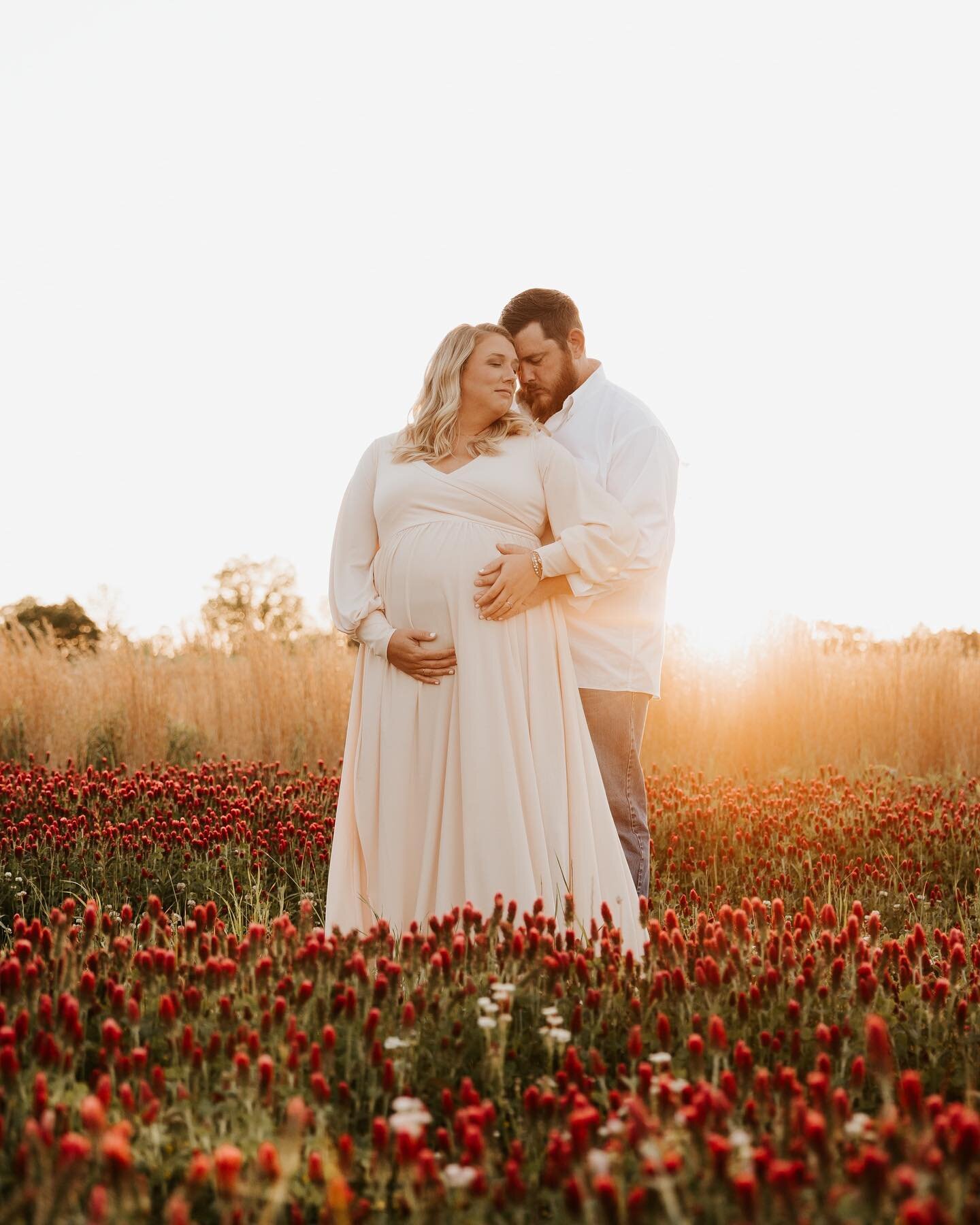 Had to share this stunning maternity session with y&rsquo;all asap! Y&rsquo;all were loving the story I posted of this field ☀️😘✨ I am so excited for the arrival of their baby girl!
