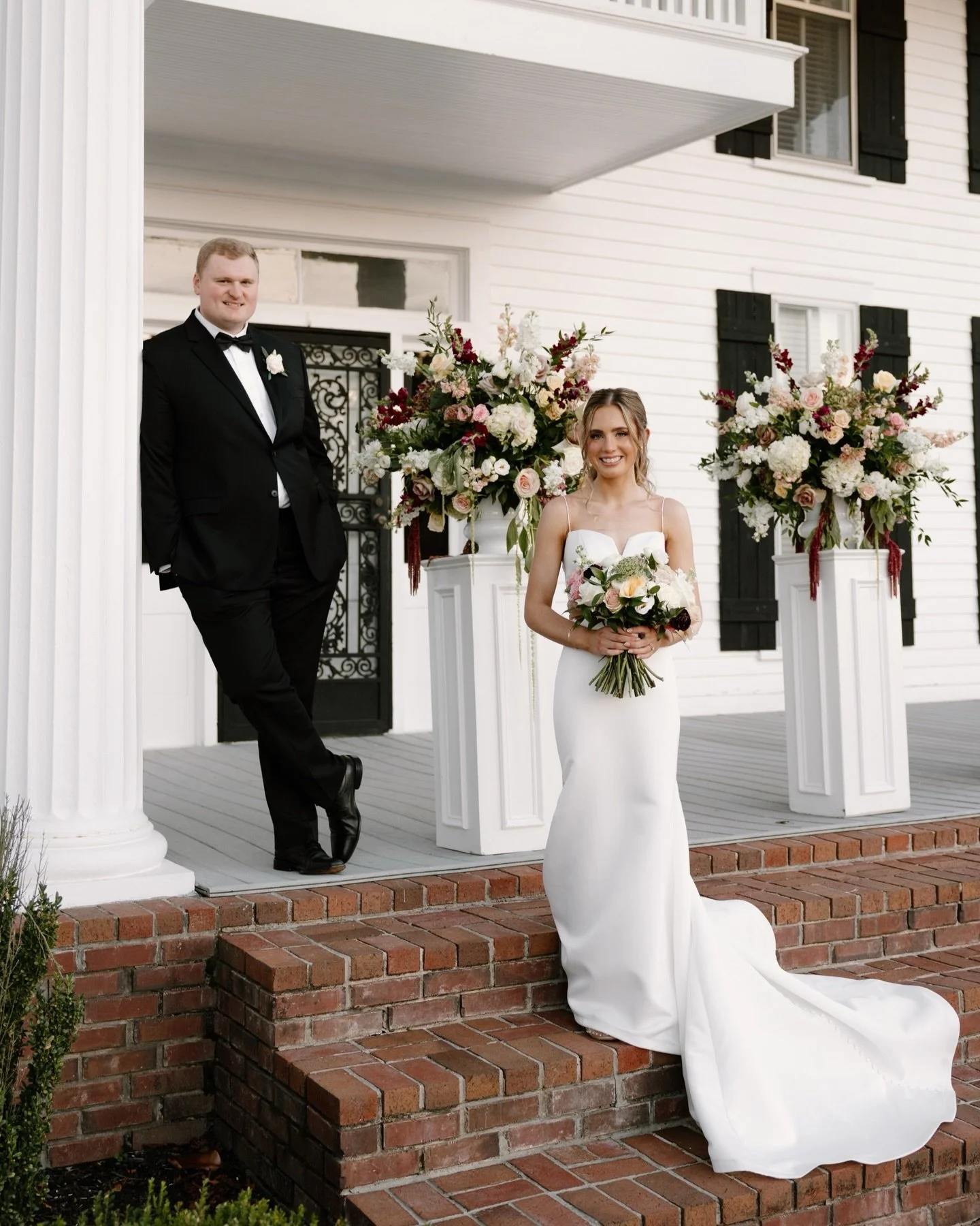 Katie and Jack&rsquo;s beautiful wedding! 🩷❤️

Venue: @mountcarmelmanor 
Coordinator: @wreckingballevents 
Video: @jdiliyokproductions 
Catering: @pinkflamingocatering 
Florist: @brittneykirkflorals 
Dj: @dna_memphis 
Makeup: @isabellaallenxo 
Hair: