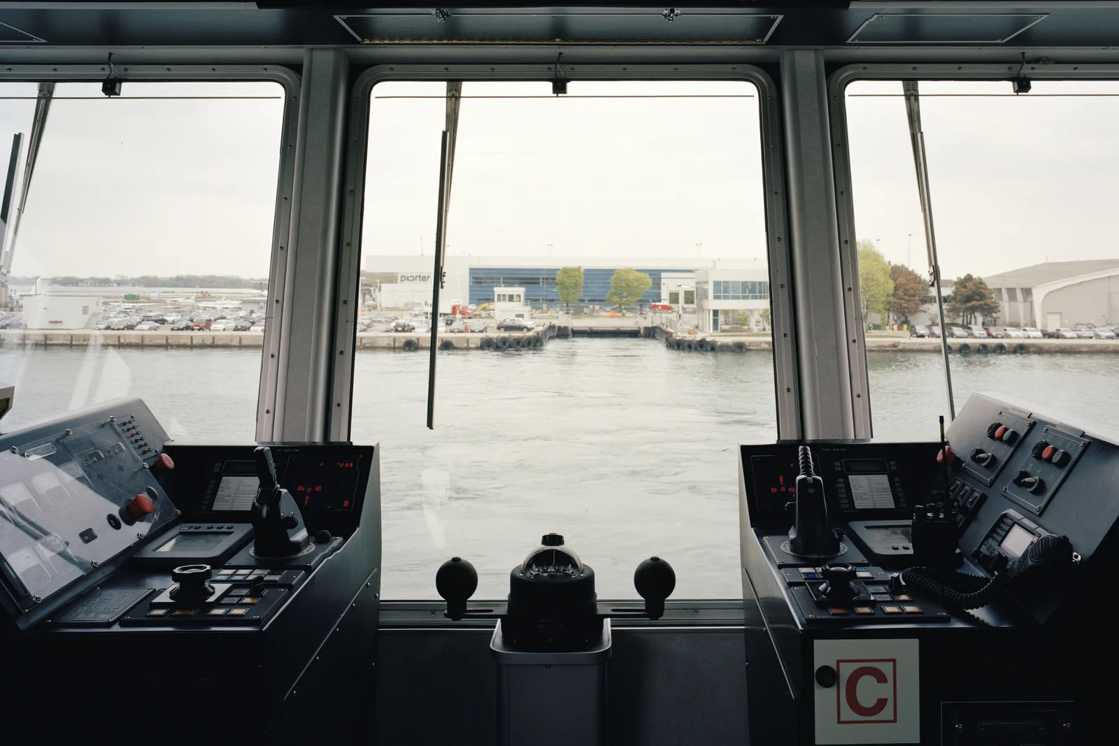 c582e6dc594e0e0d-airportferry2small15cropped2.jpg