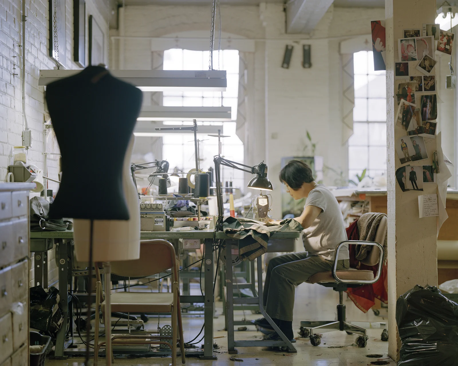 667955f7c2519cbd-seamstress2000px40.jpg