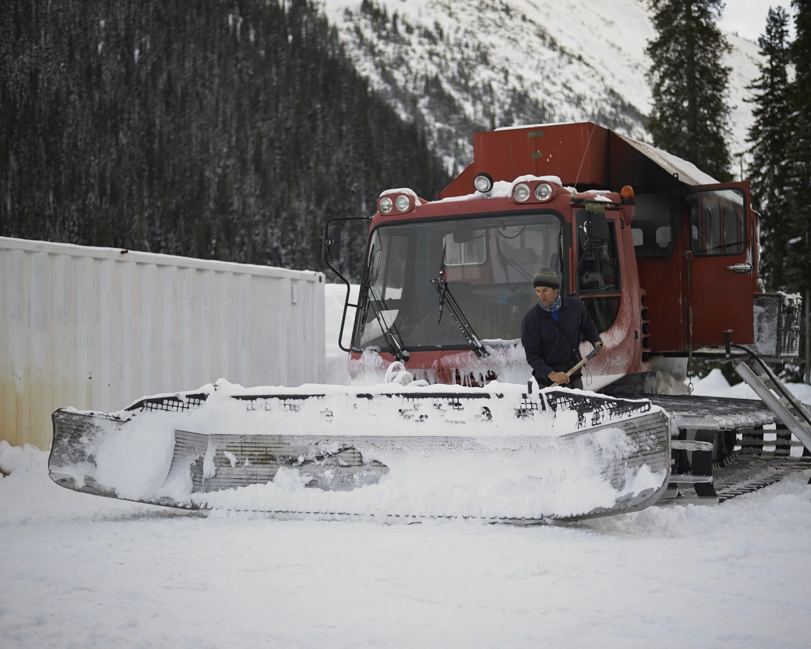 232157e502fc05c7-snowcat_guide2000px41.jpg