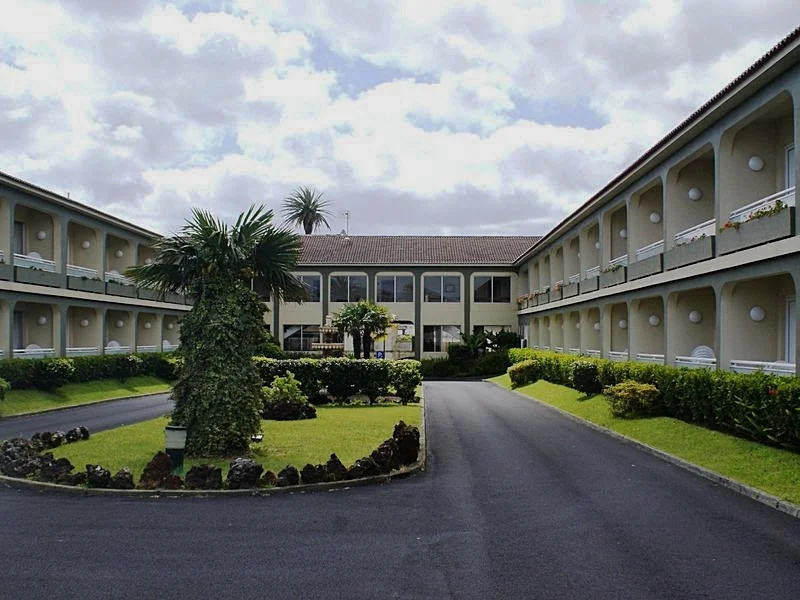 Hotel-Canadiano-Azores Connections.jpg