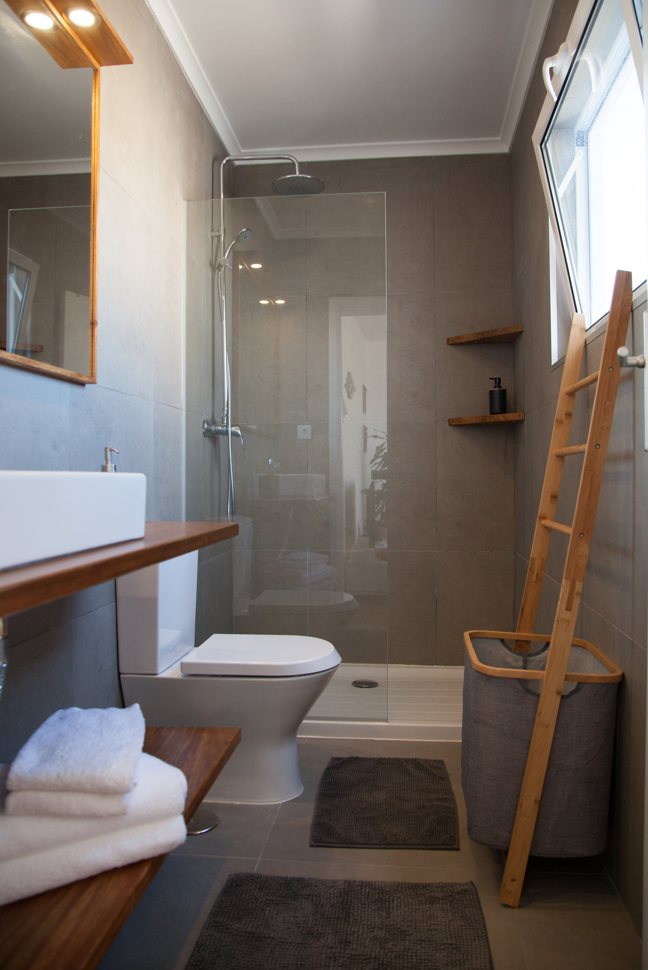 Azores Accommodation Villa Terra Bathroom 1st floor - Azores Connections.jpg