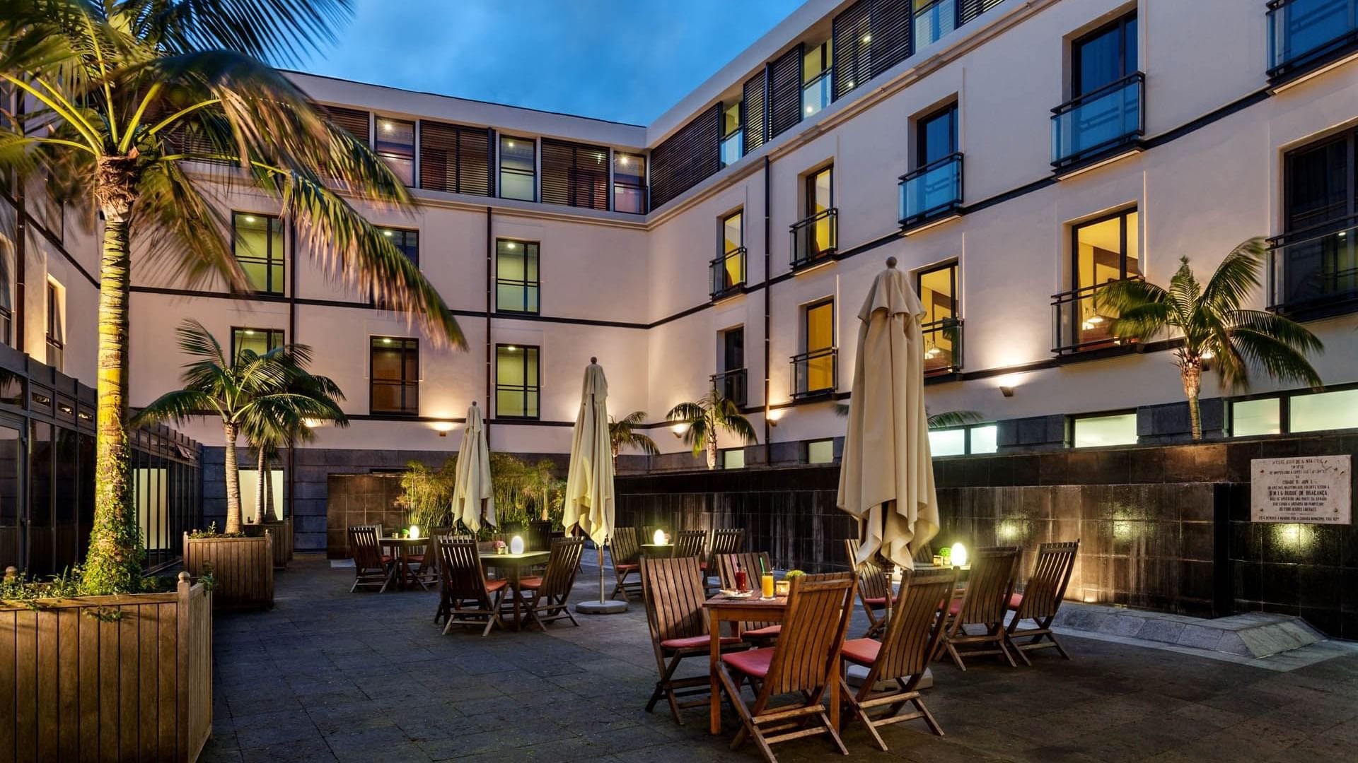 Hotel-do-canal-faial-courtyard.jpeg