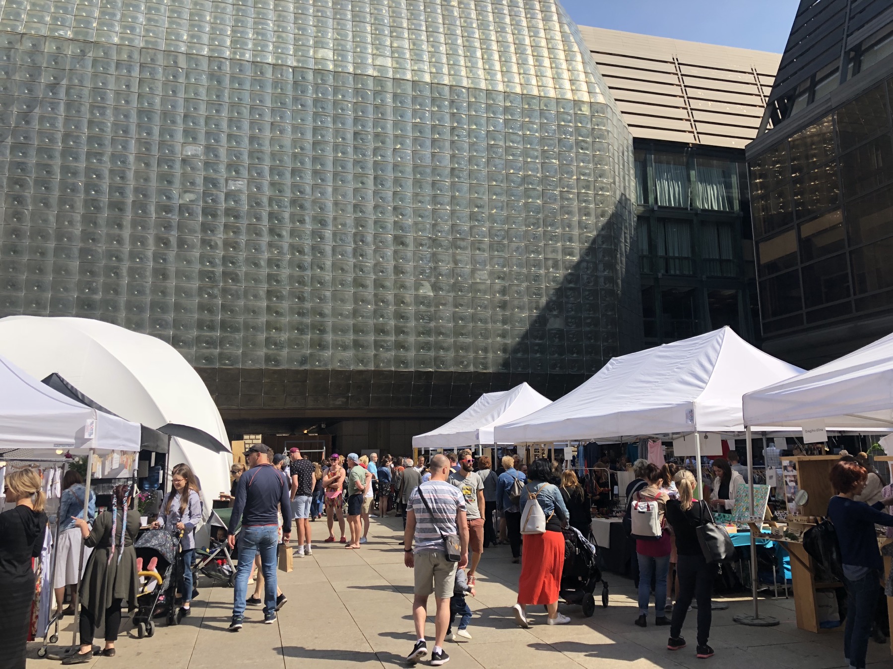 Sunday craft market_resized_07:25:2019.jpg