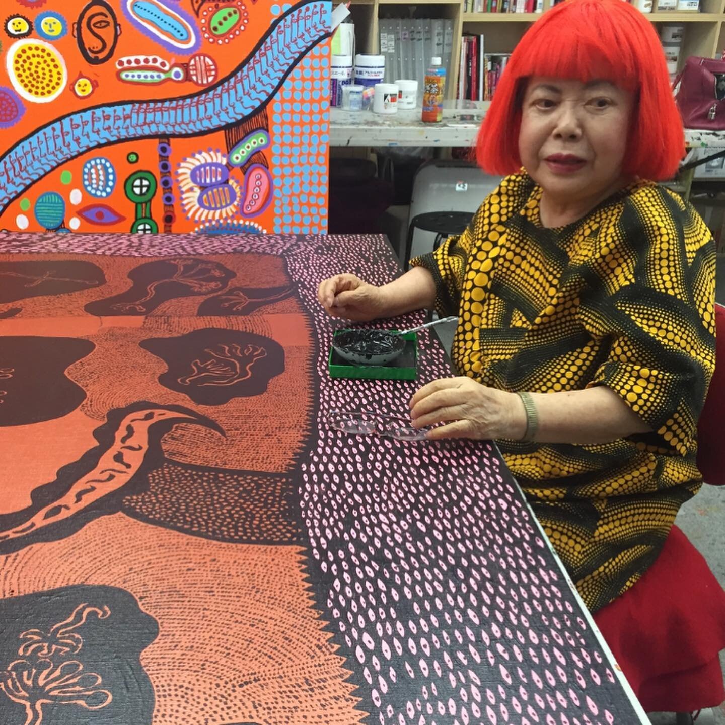 The real Kusama! My first visit to her studio in Tokyo in 2015 to invite her to create an exhibition @hirshhorn focussed on her infinity mirrored rooms. (Until then, her infinity net paintings were the main focus of interest.)&hellip;and the rest is 