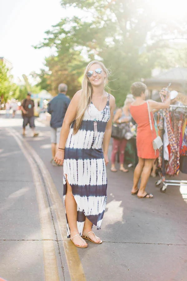 All-Day Chic Your typical Saturday might include biking Kokopelli Loops in the morning and wakeboarding at Imondi Wake Zone in the afternoon. So what to wear to live music with friends at Hot Tomato? Try a lightweight knit dress you can pull on with simple flat sandals and a necklace. Finish the look with aviators and a smile. 