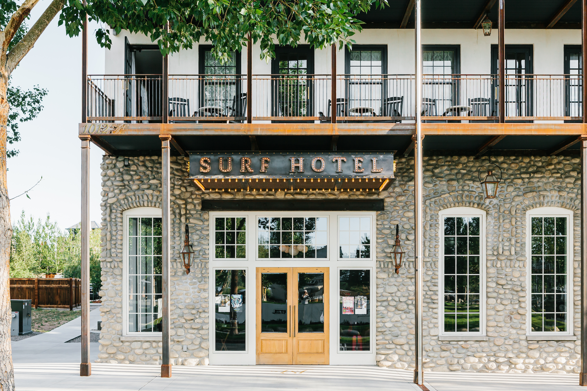 20190812-BL-SurfHotel-113.png