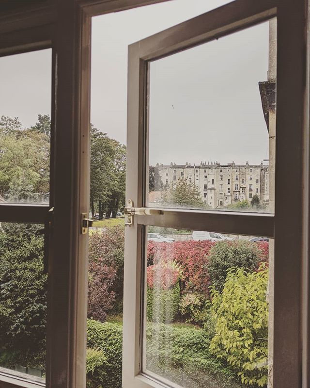 Early morning views in Bath. I am in architectural heaven 🥰