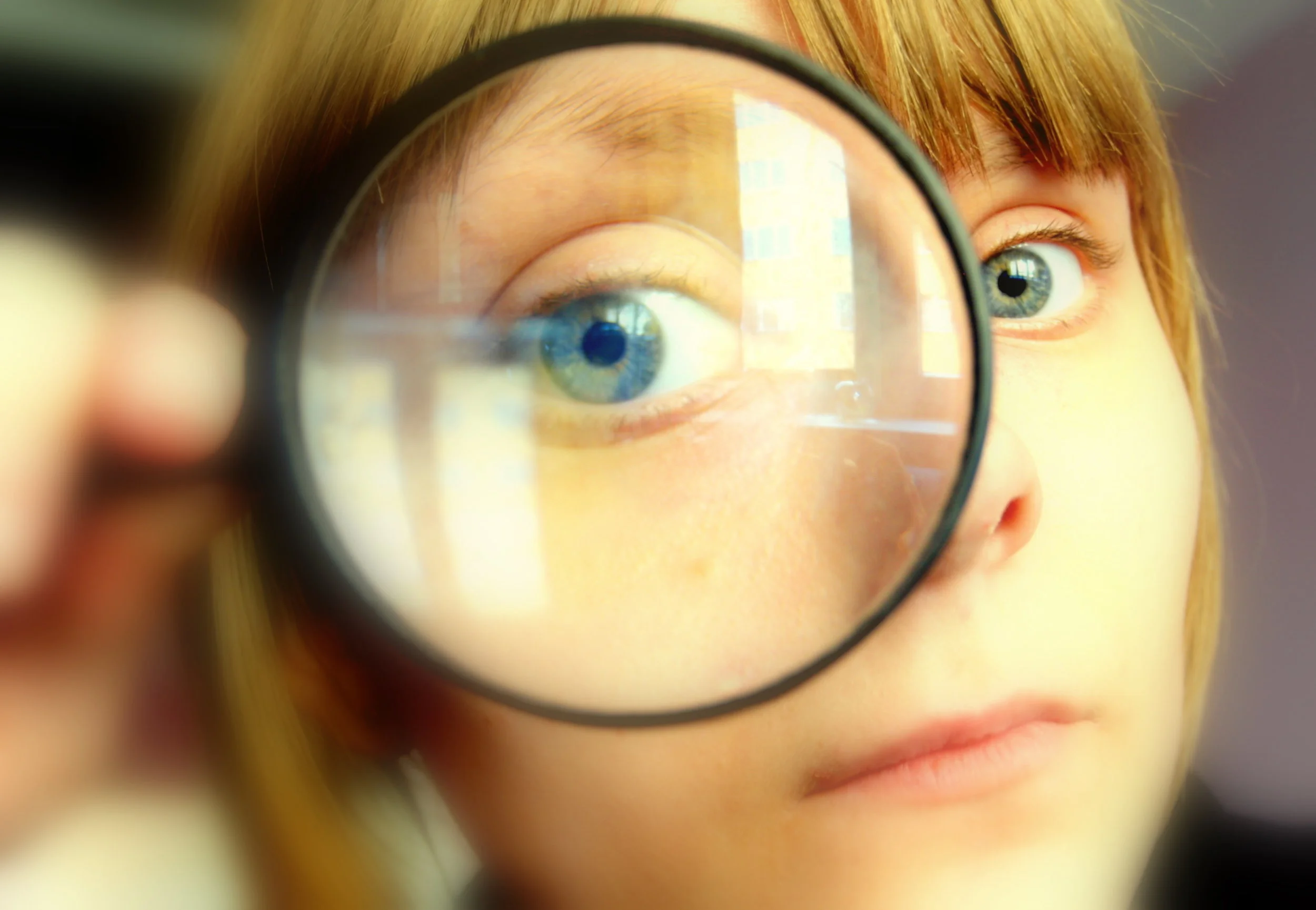 magnifying mirror