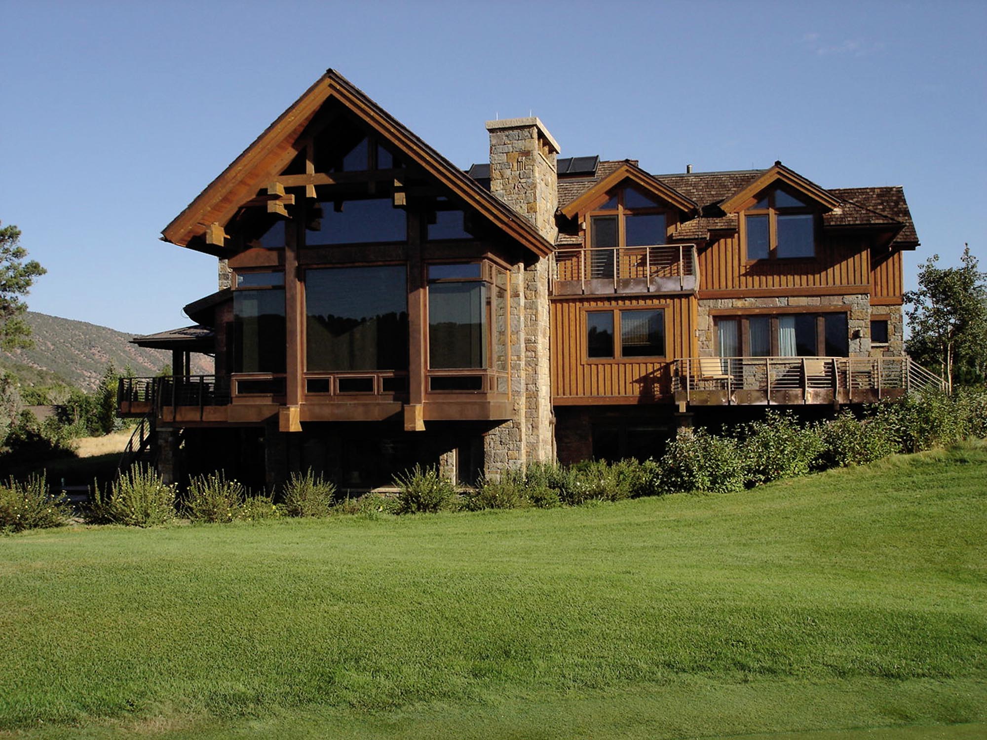 GOLF COURSE RESIDENCE