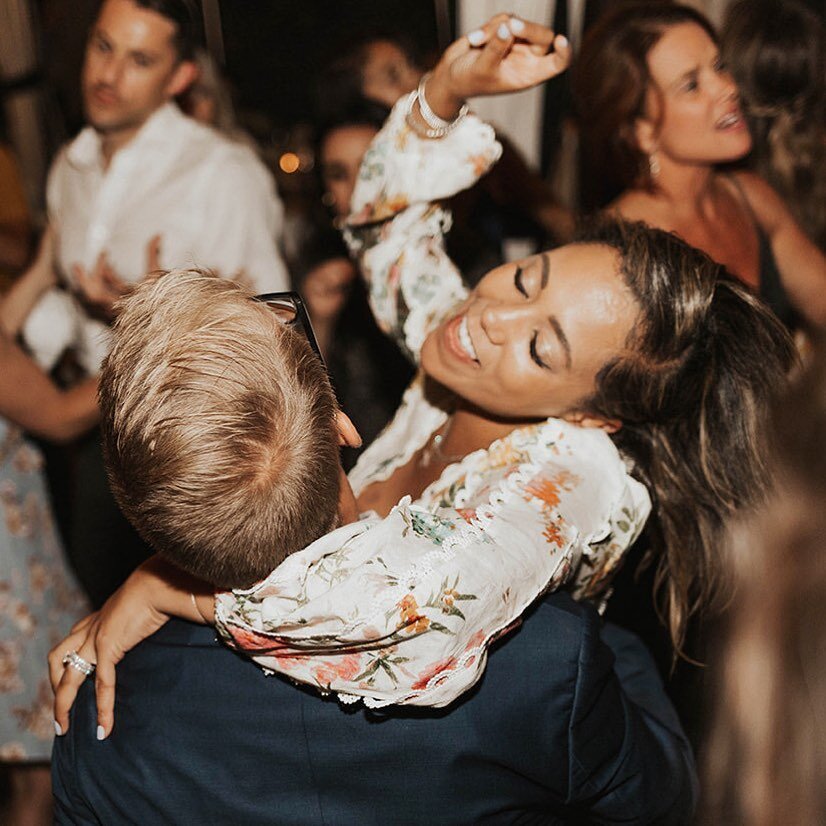 Sammy + Casey // Thinking back on carefree moments like Sammy and Casey&rsquo;s dance floor at one of our favorite spots @viceroyhotels... Feeling grateful for moments like those, because they help get us through moments like these. 😊#staystrong 

⚡