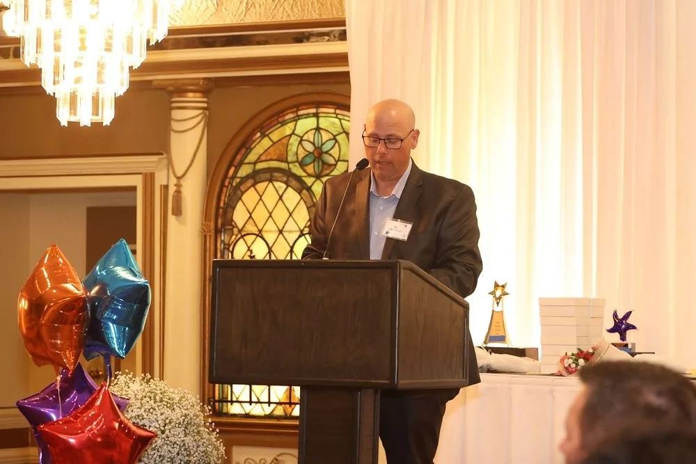 teacheroftheyear-150-b28d5a90-1000.jpg
