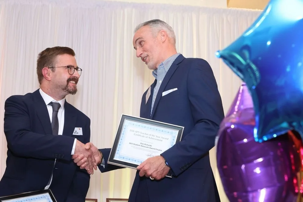teacheroftheyear-430-73ed64c3-1000.jpg
