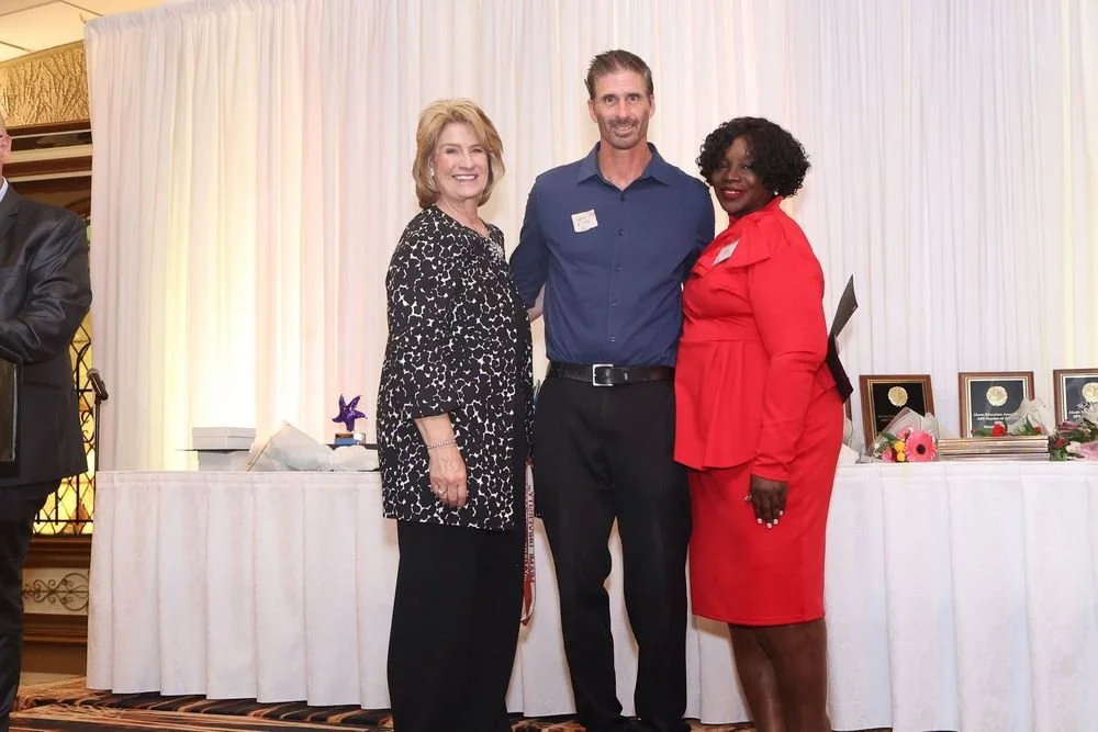 teacheroftheyear-225-a879e652-1000.jpg