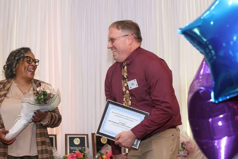 teacheroftheyear-496-8ae4feeb-1000.jpg