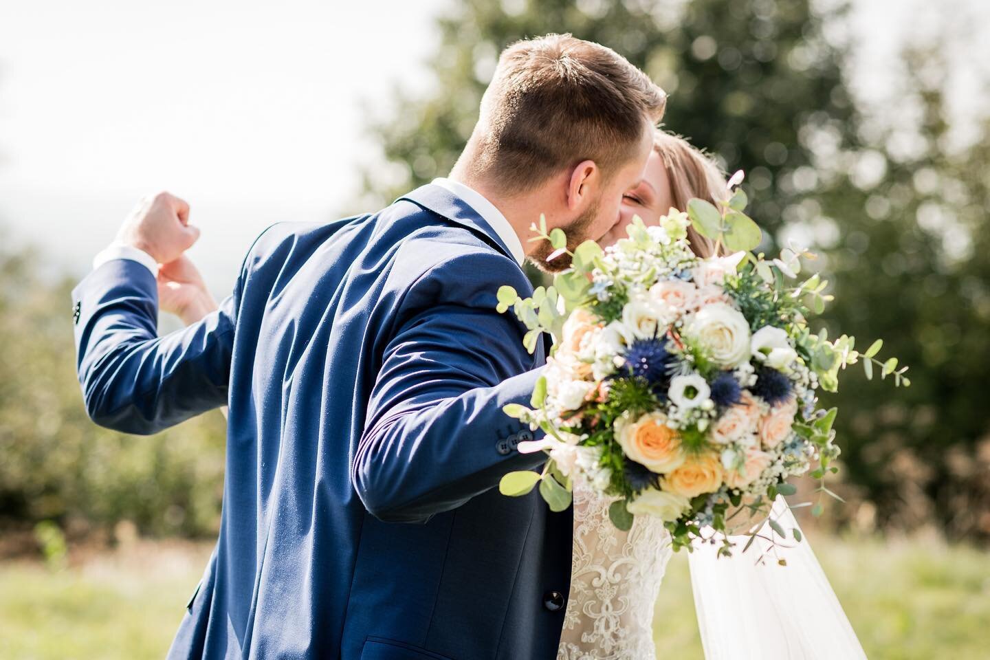 ❤️
#wedding #einperfektertag #love #traumpaar #weddingphotography #barnwedding #weddingdress #weddinginspiration #bride #groom #hochzeitstraubing #bogenberg #straubing #weddingday