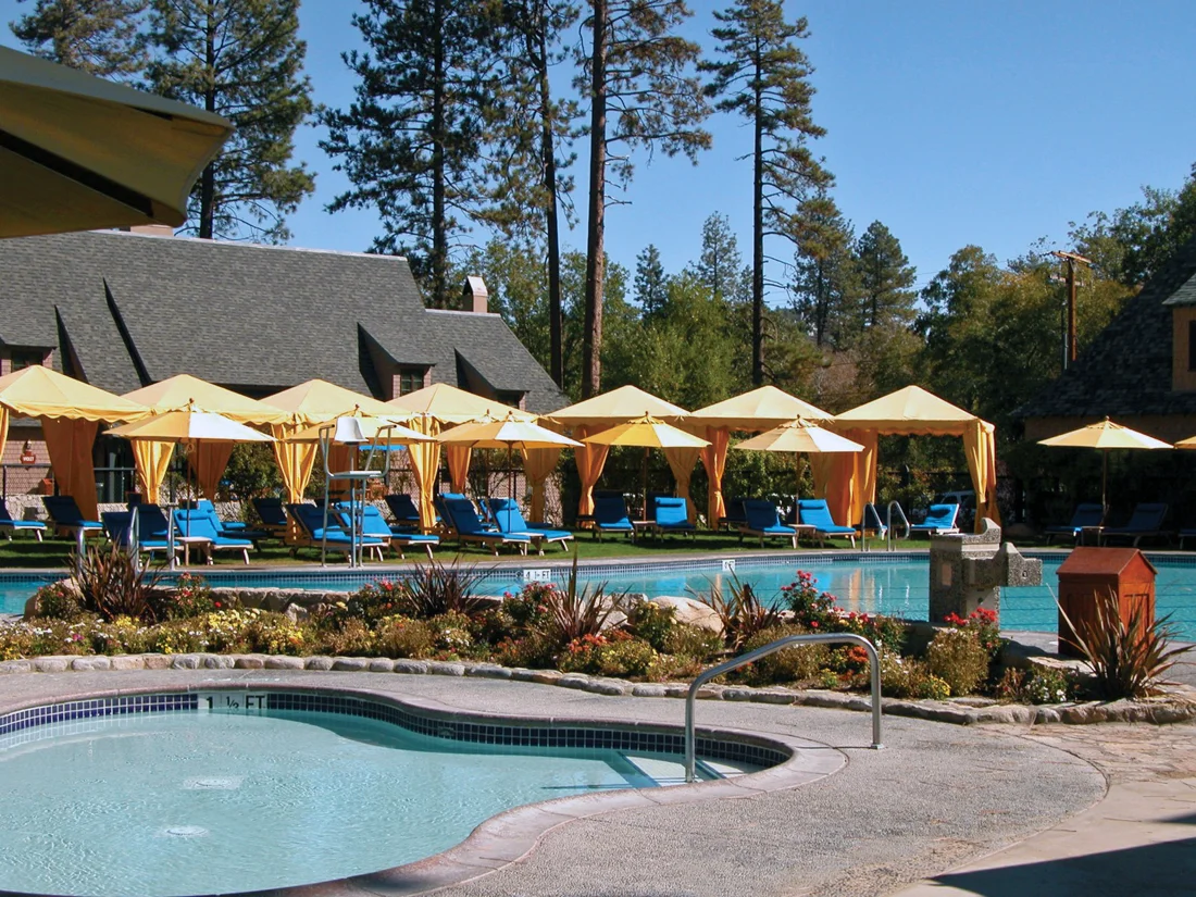 pool-02.jpg